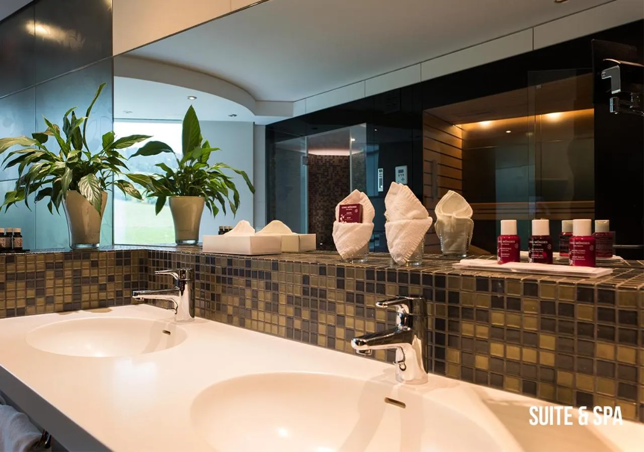 Bathroom in Grand Hôtel Les Endroits