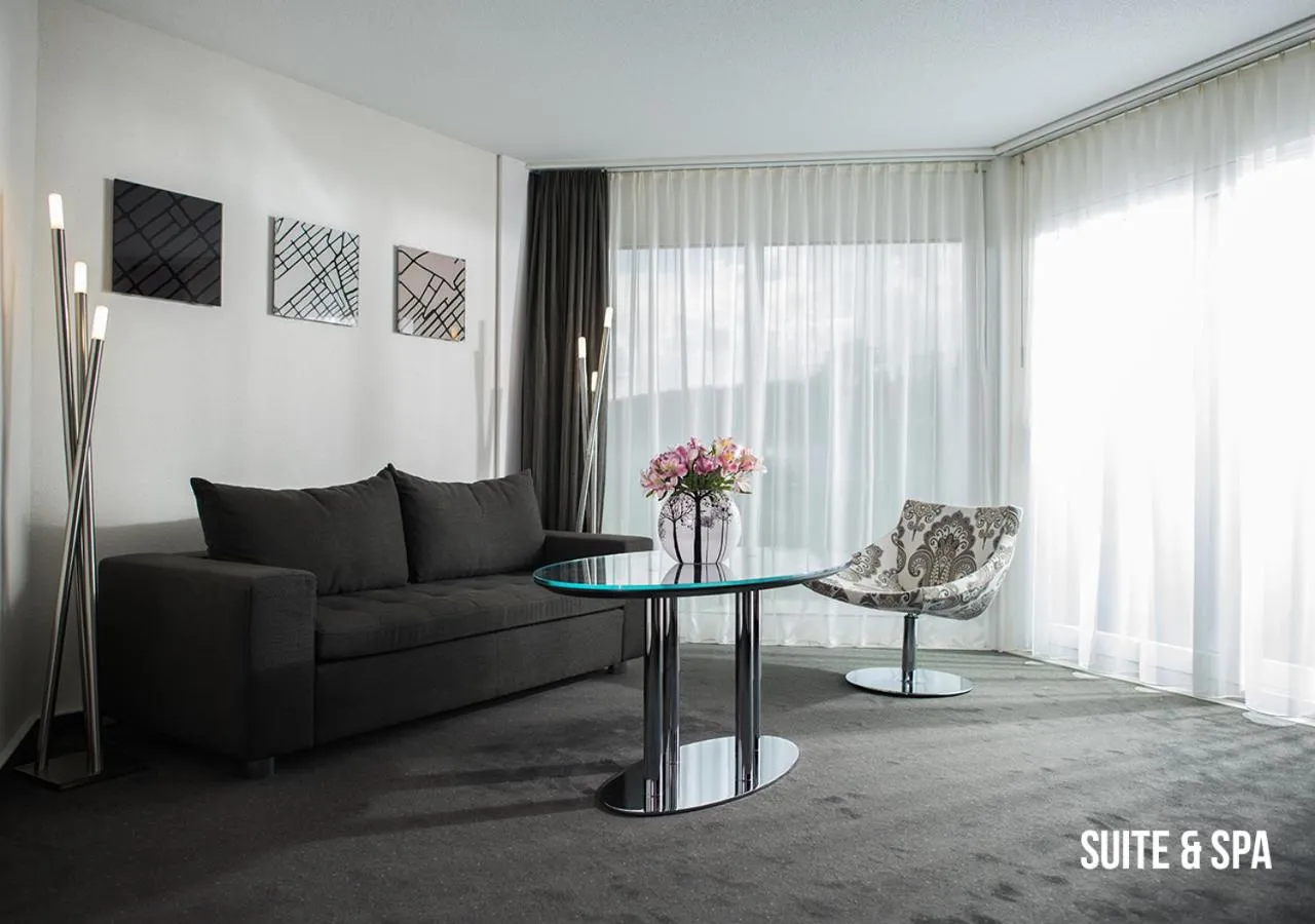 Bedroom in Grand Hôtel Les Endroits