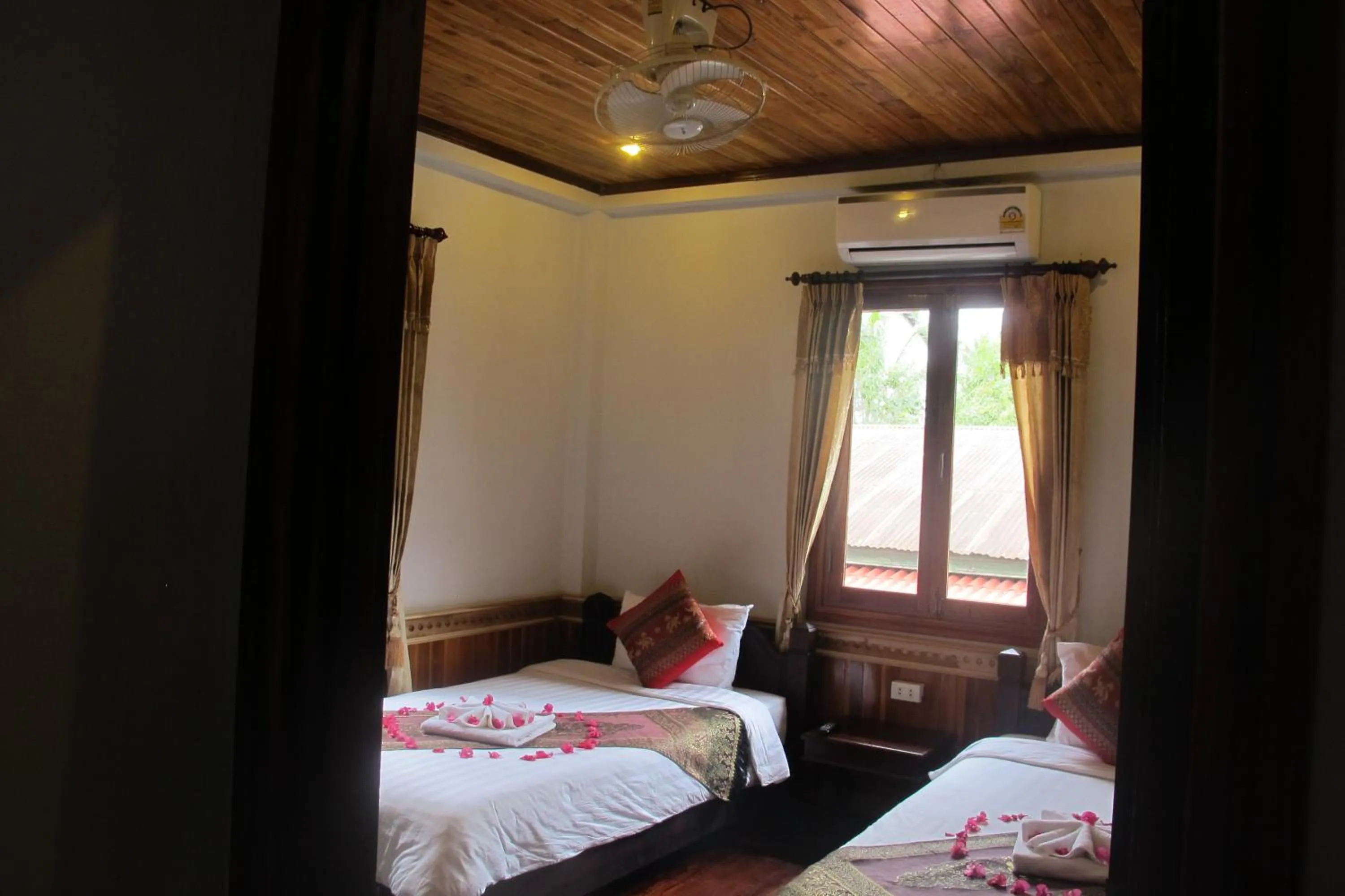 Bedroom, Bed in Golden Lotus Place