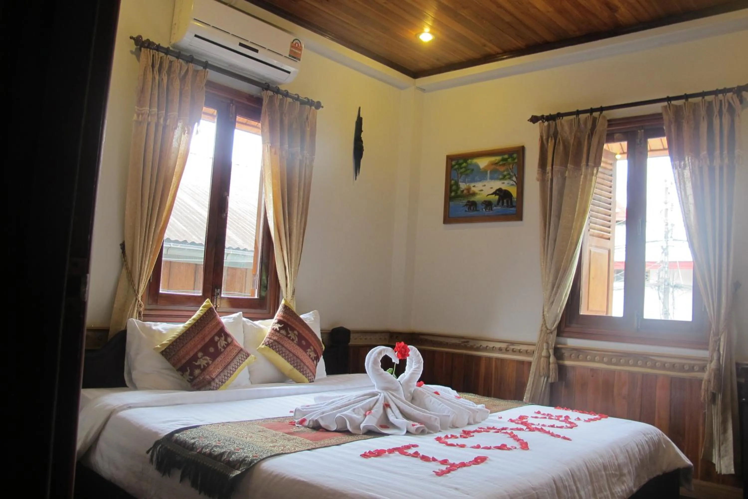 Decorative detail, Bed in Golden Lotus Place