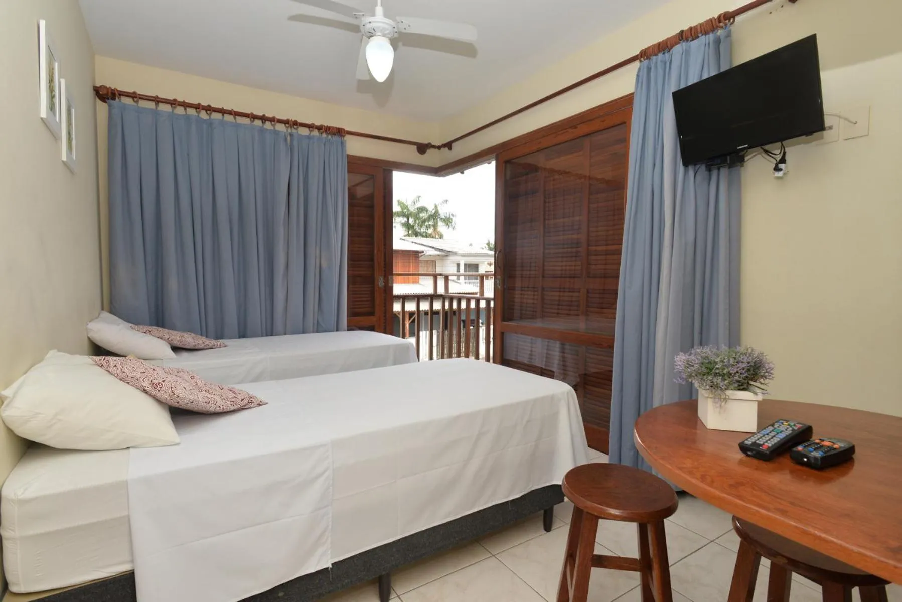 Oceano Pousada - Buffet de café da manhã e serviço de quarto diário