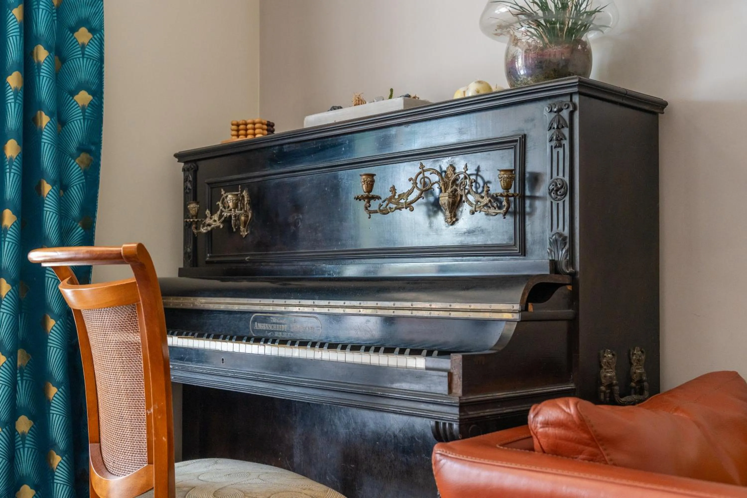 Living room in Logis Auberge Saint Thégonnec & son Restaurant
