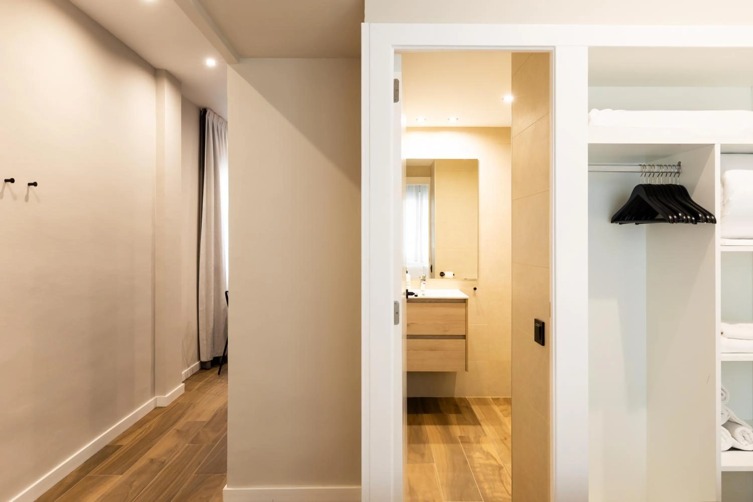 wardrobe in Apartamentos Laforja