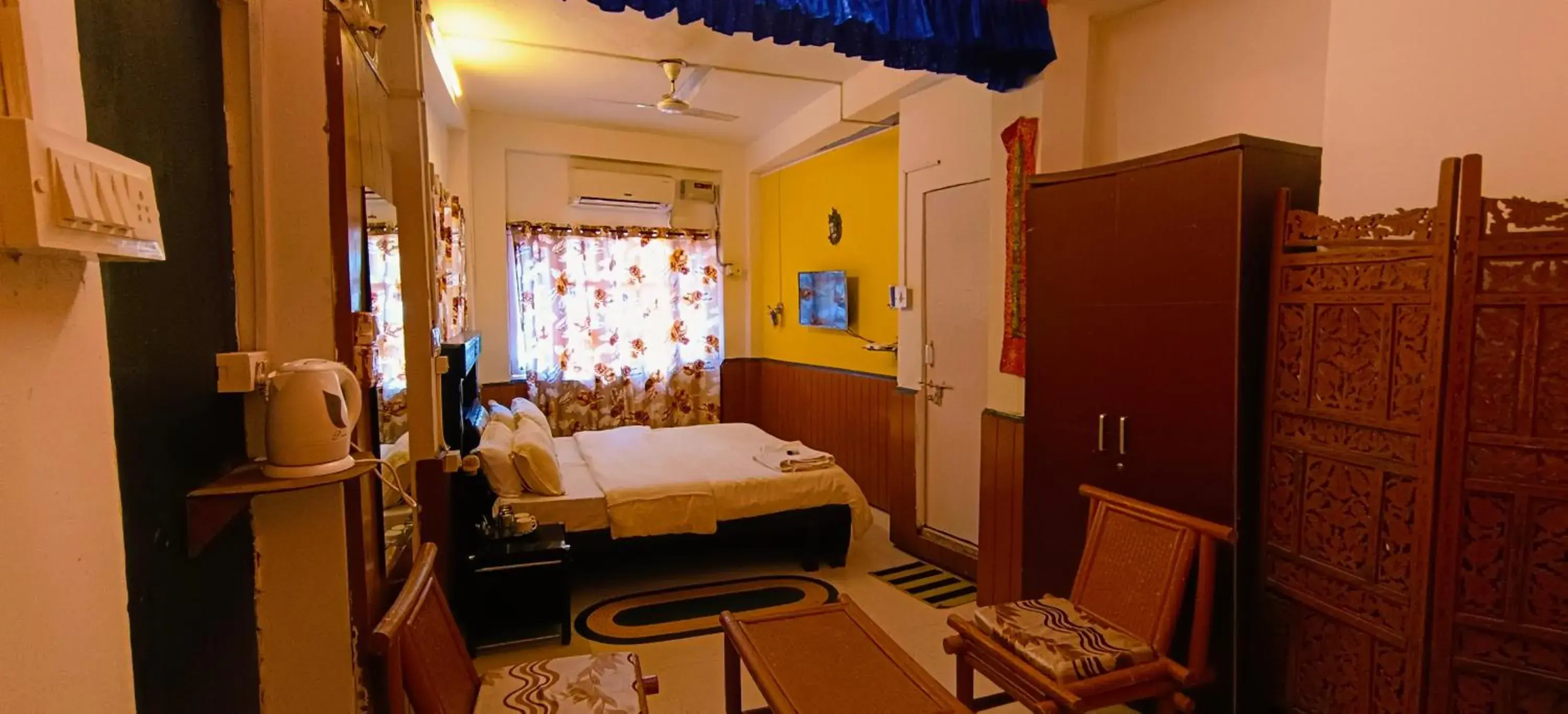 Deluxe Family Room - single occupancy in Mcleodganj Bed & Breakfast Deluxe Family Room - single occupancy in Mcleodganj Bed & Breakfast