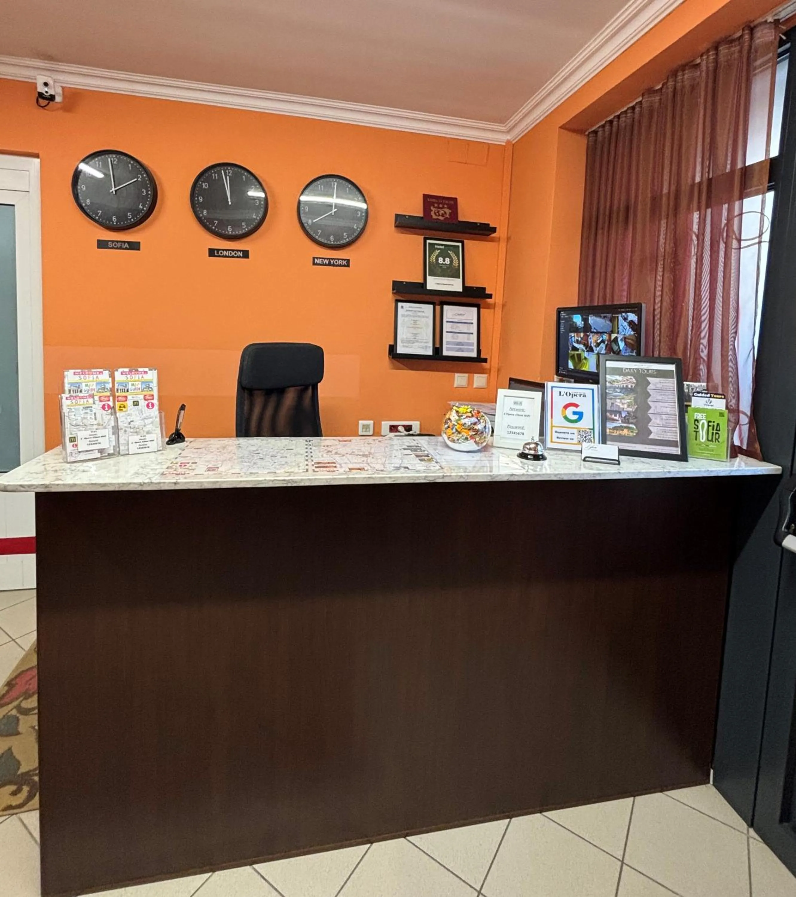 Lobby or reception in L'Opera Guest House