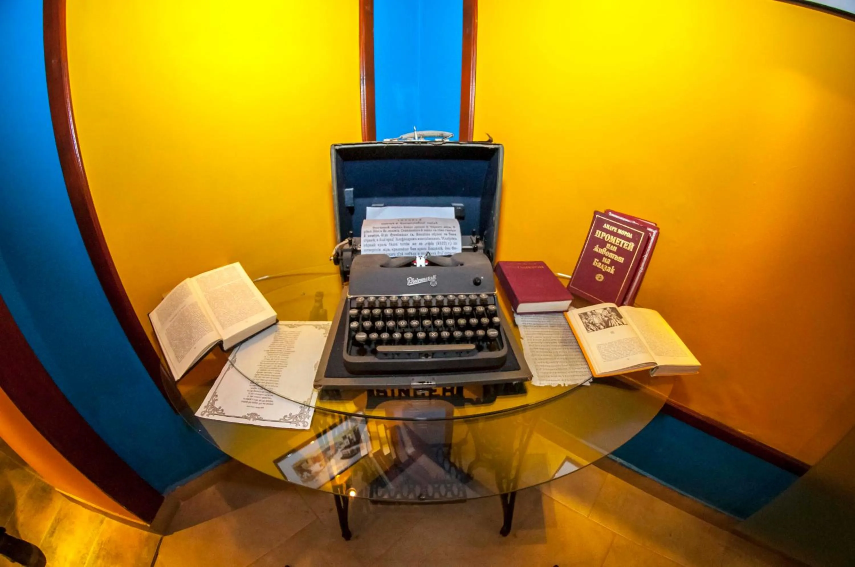 Decorative detail in L'Opera Guest House