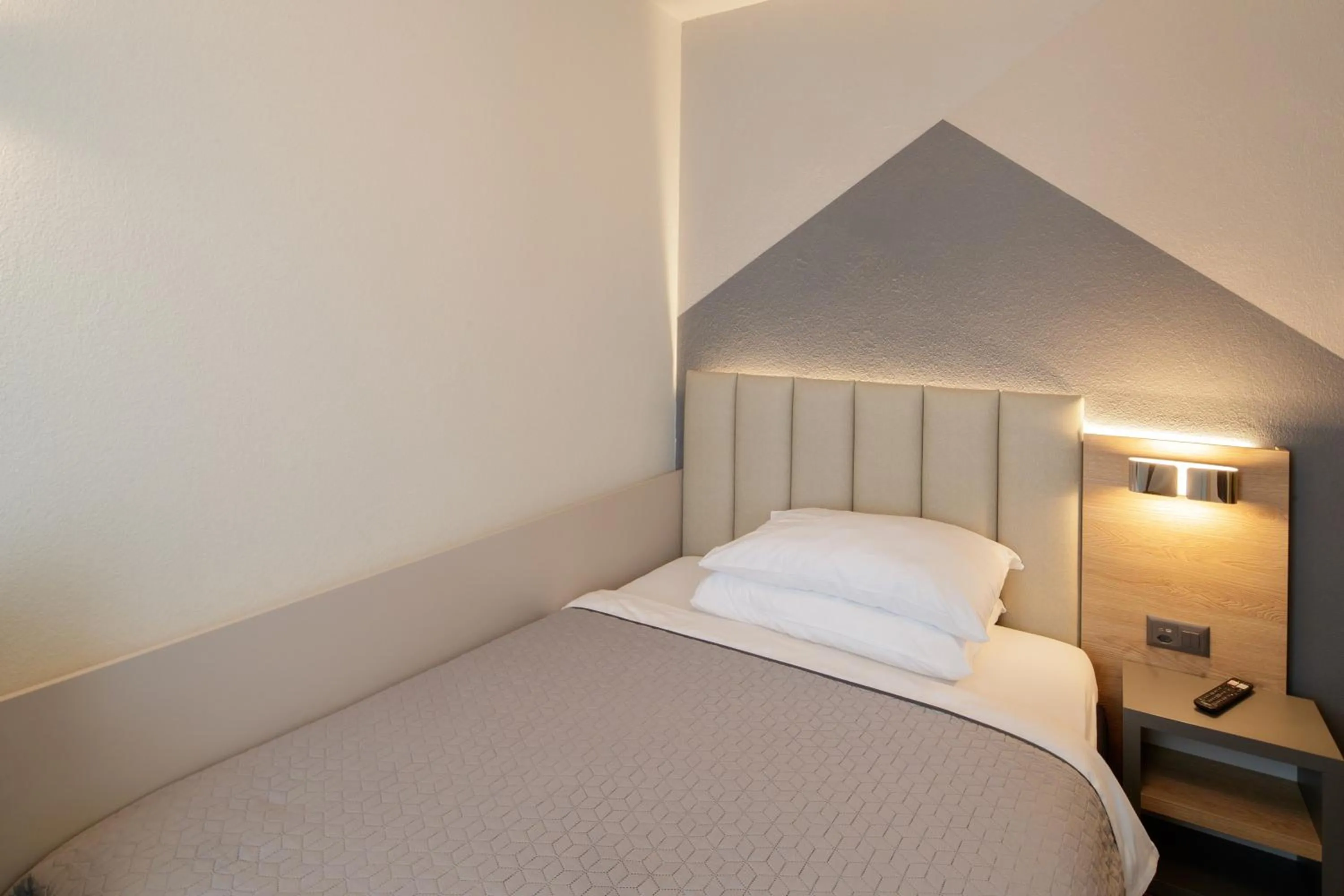 Bedroom, Bed in Albergo Mirador Ascona