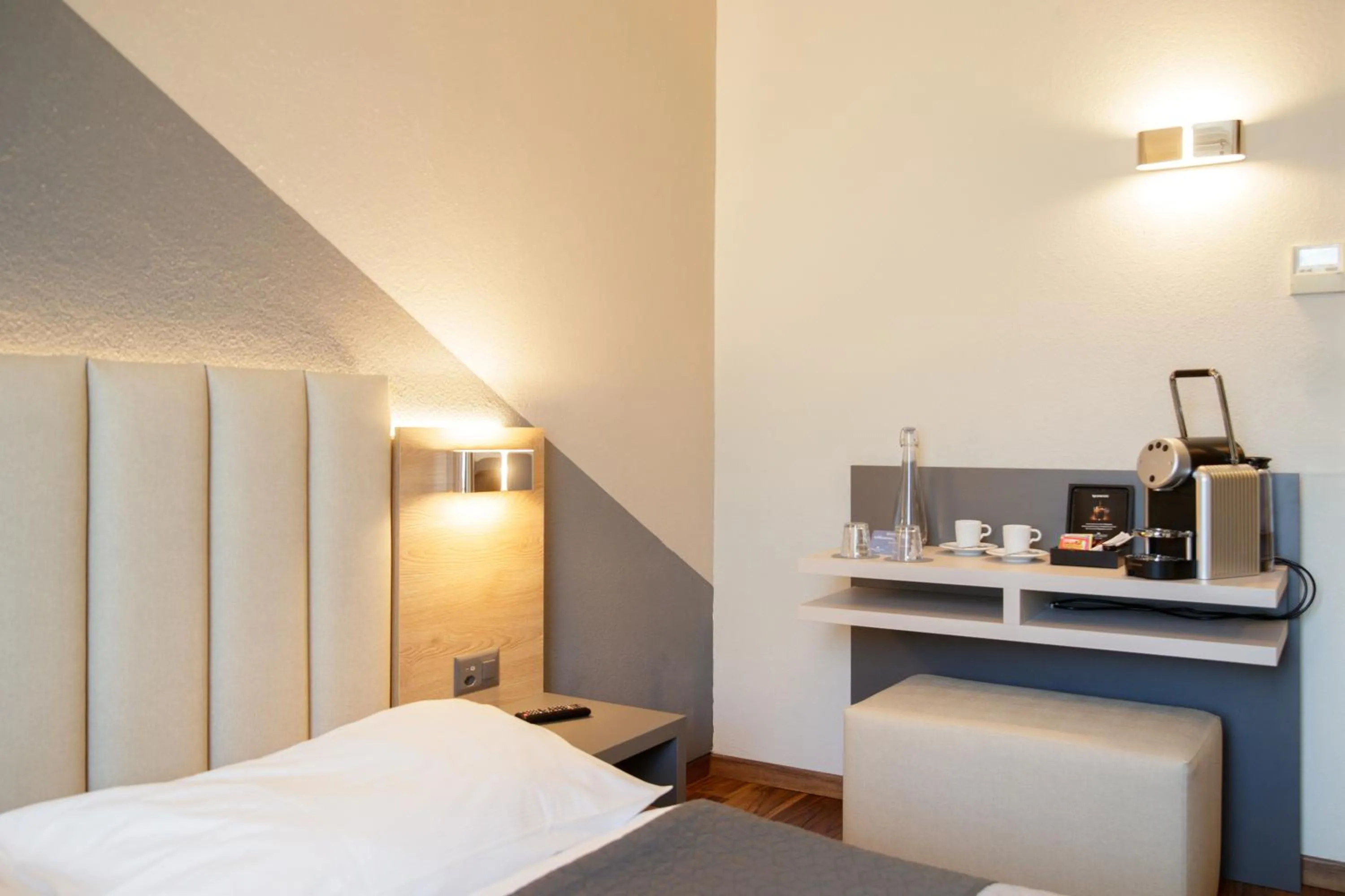 Bedroom, Bed in Albergo Mirador Ascona