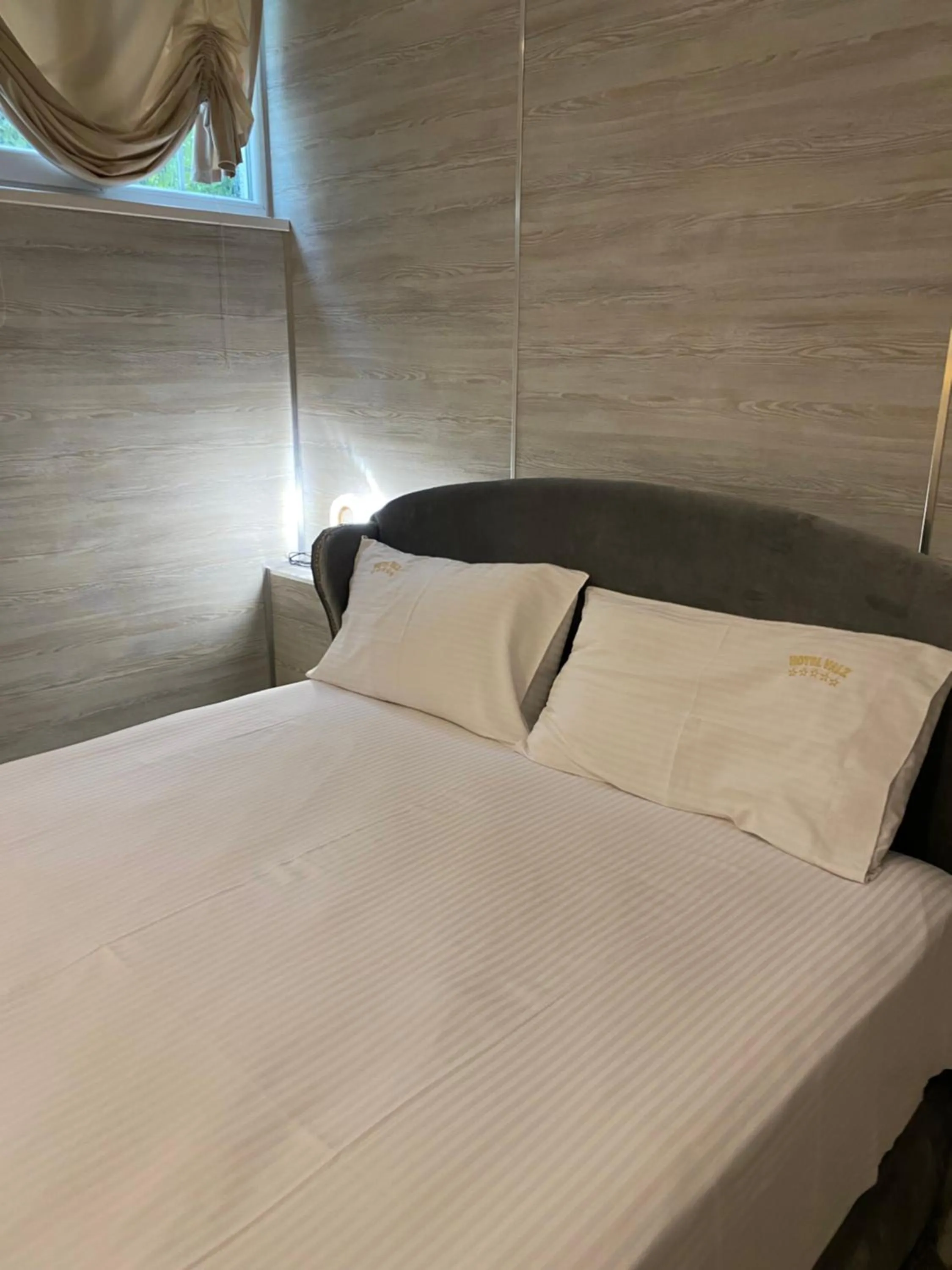 Photo of the whole room, Bed in Hotel Valz