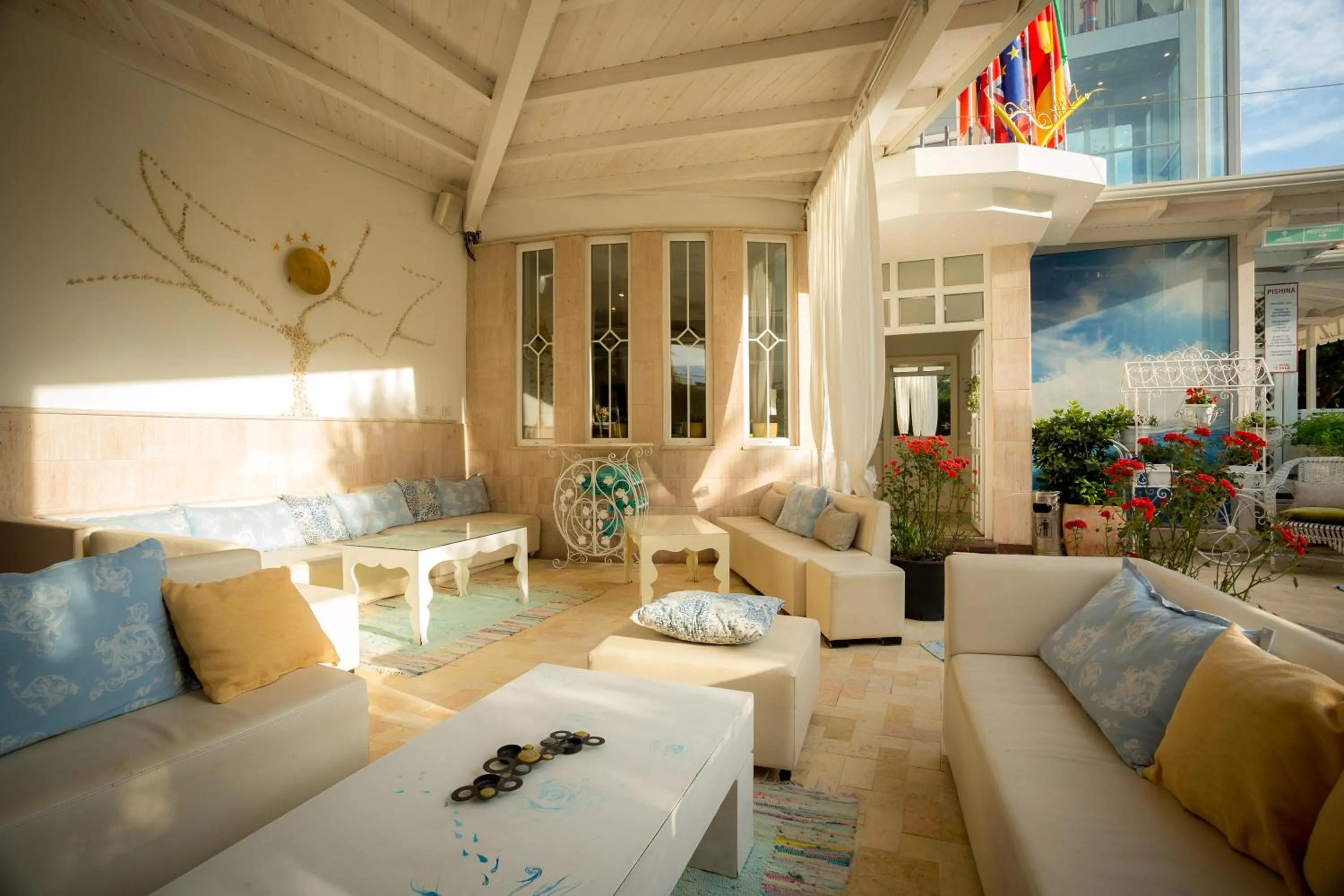 Communal lounge/ TV room in Hotel Valz