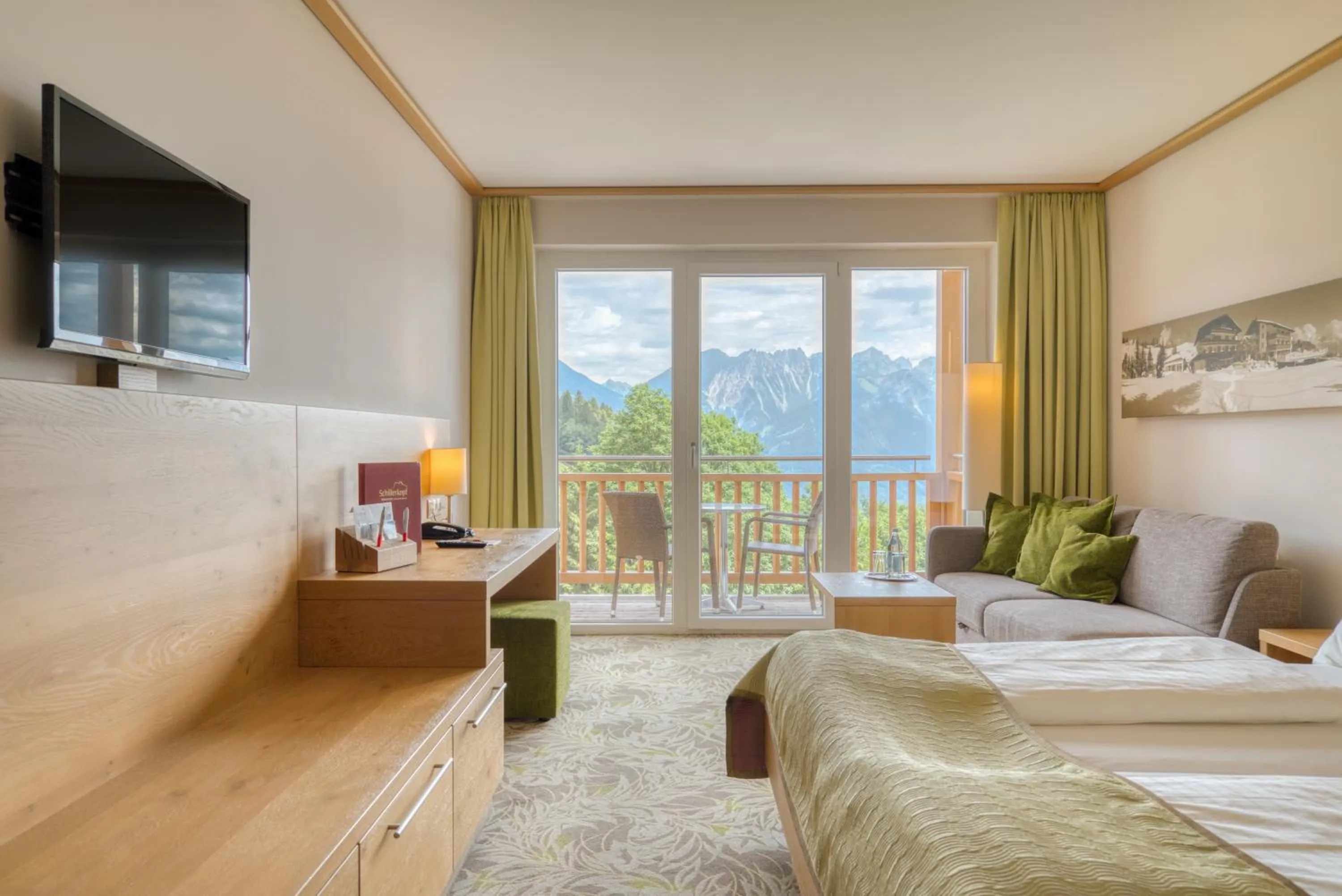 Mountain view, Bed in Alpinresort Schillerkopf