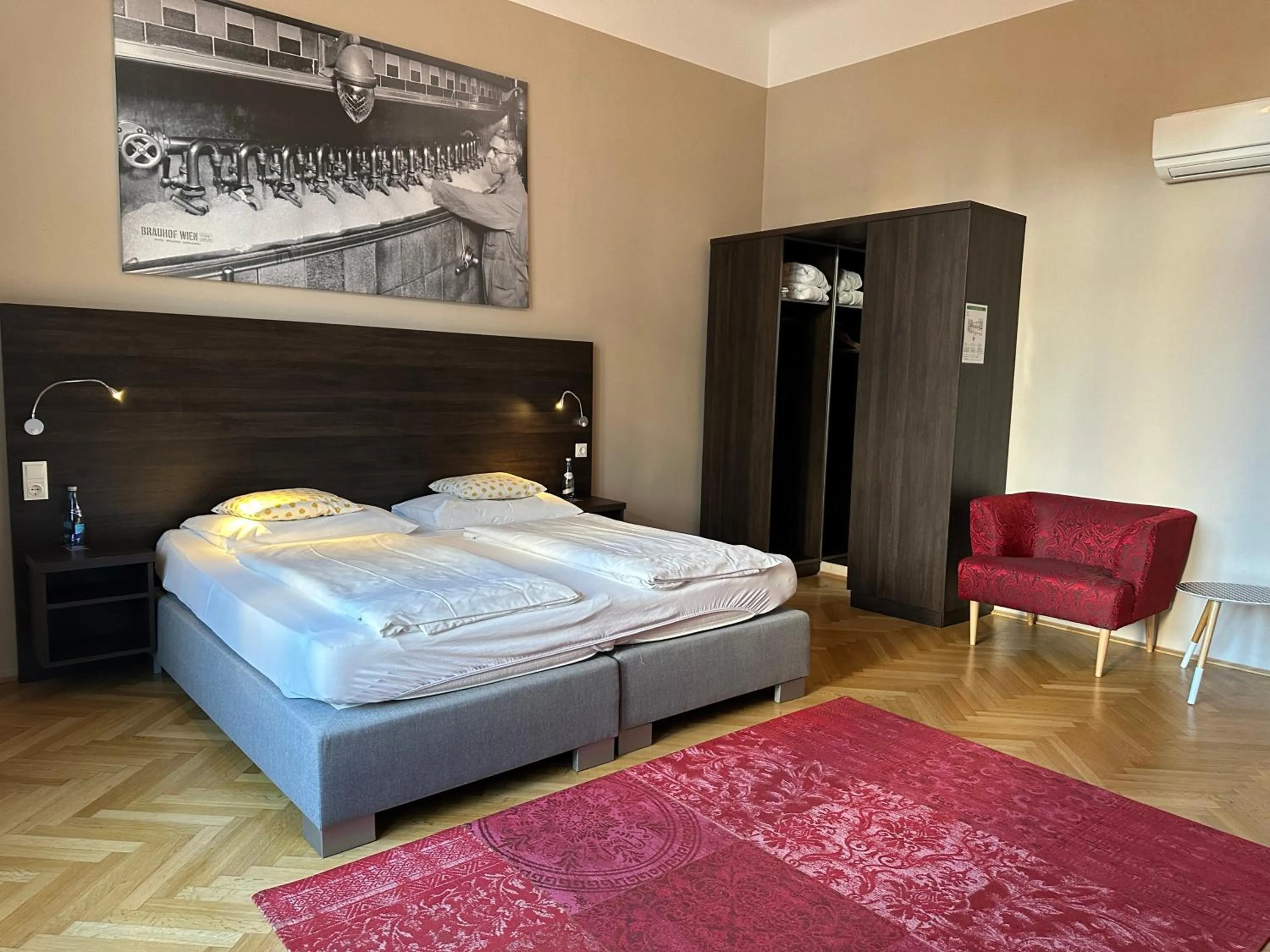 Bed in Hotel Brauhof Wien