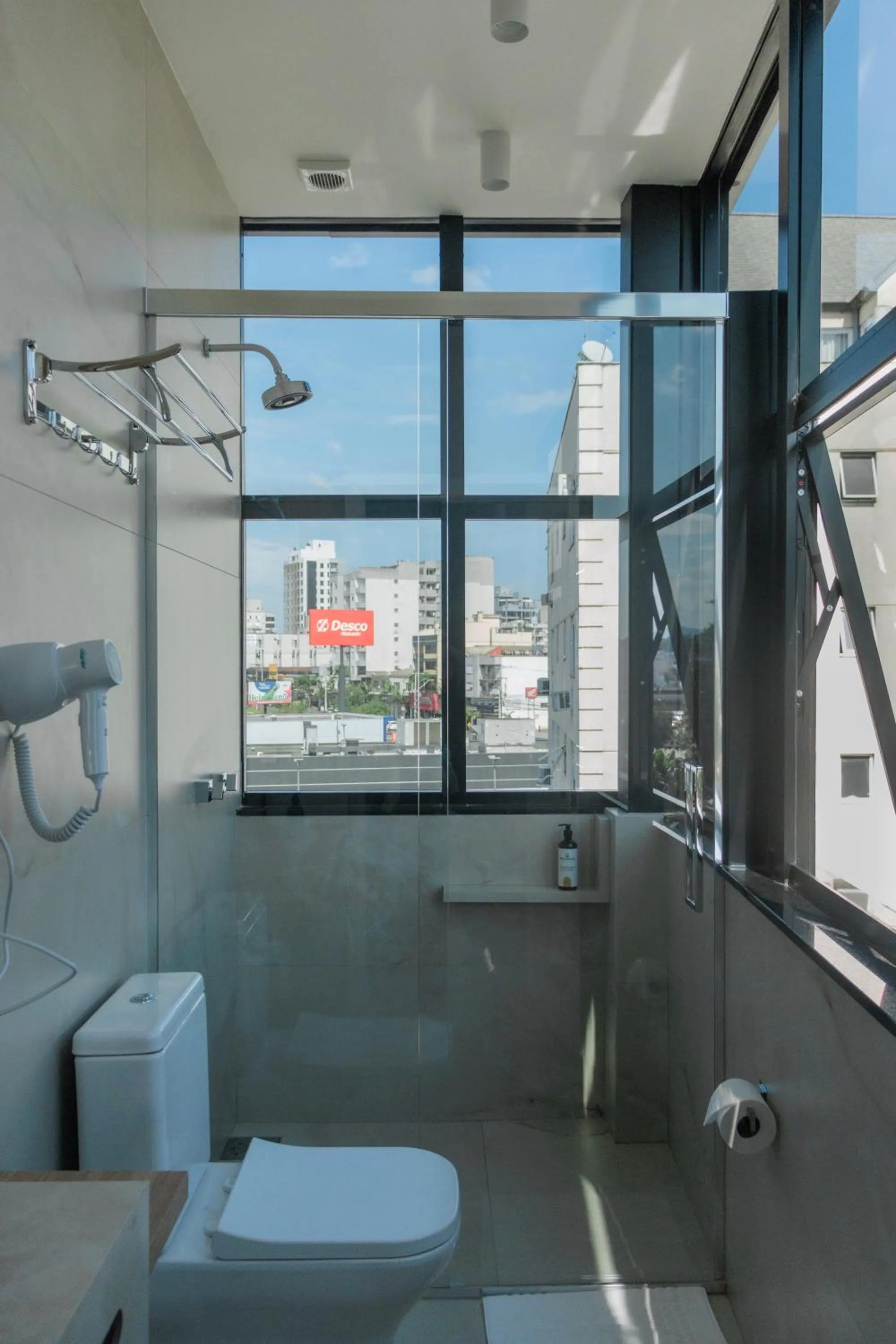 Shower in Zallon Hotel Executivo