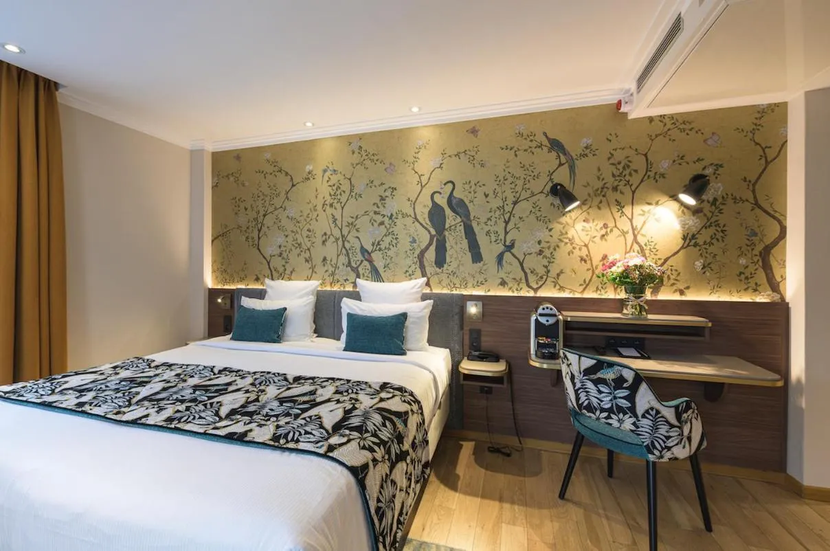 Bed in Hôtel Tourisme Avenue