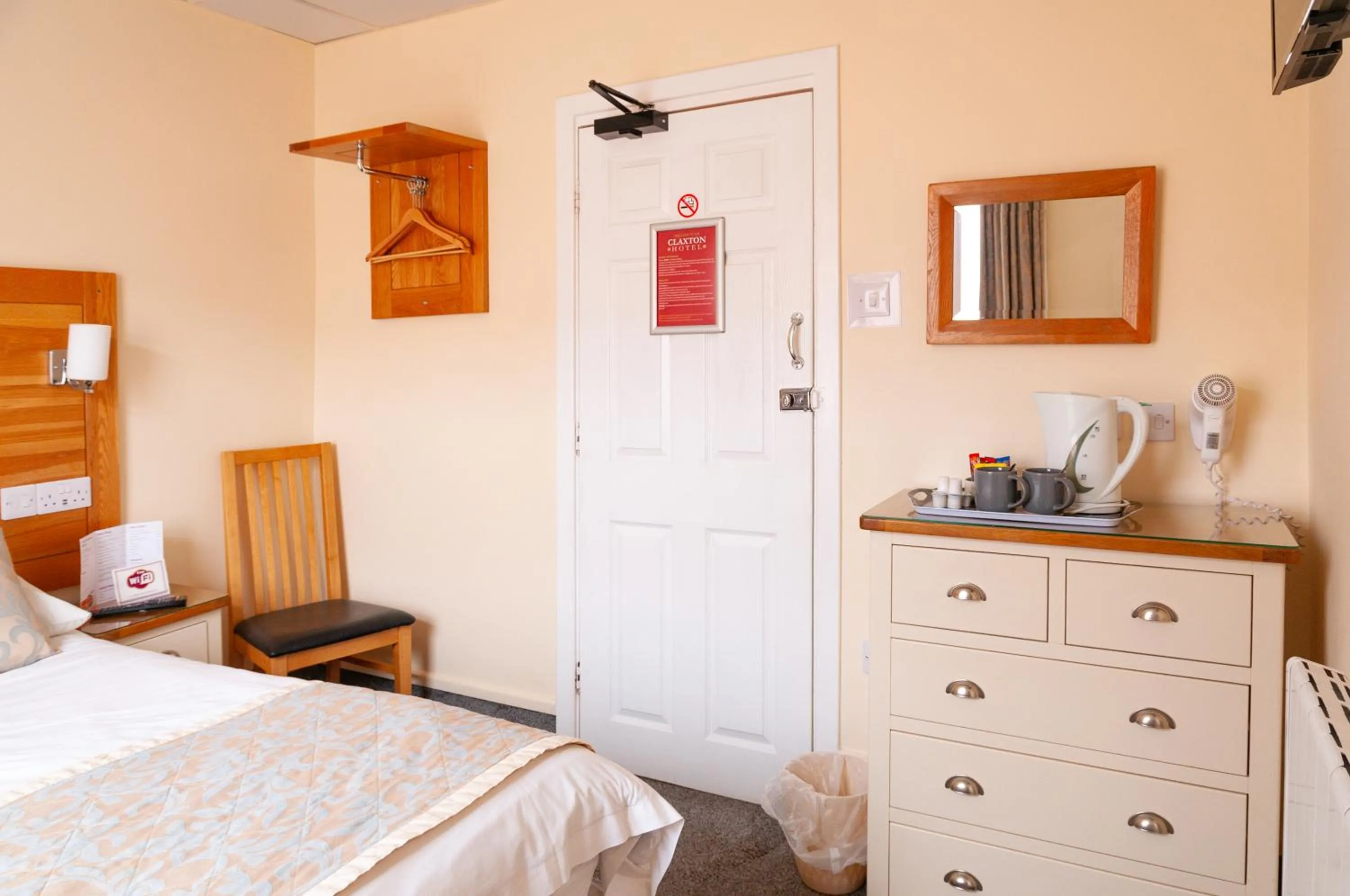 Bed in Claxton Hotel