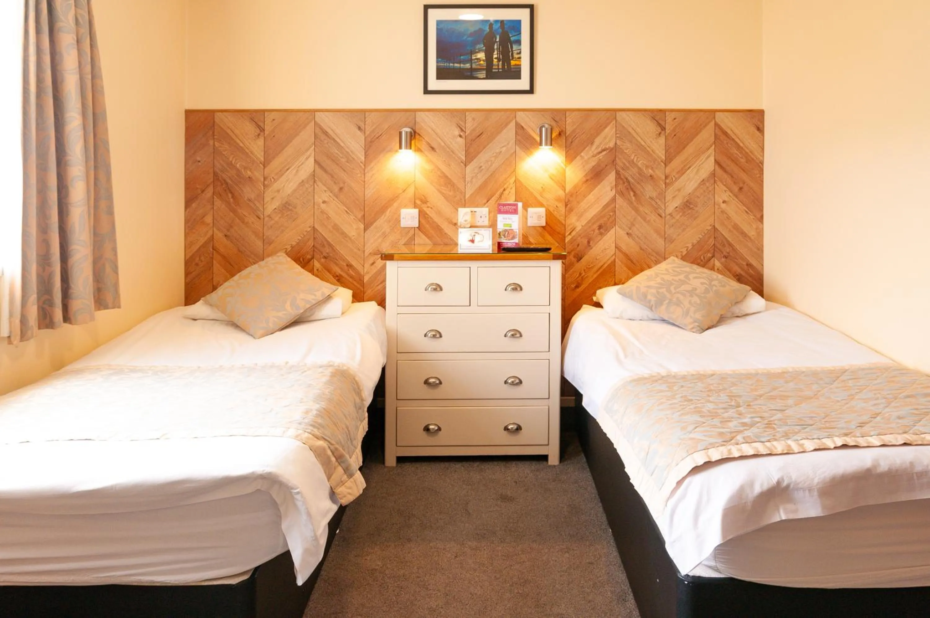 Bed in Claxton Hotel