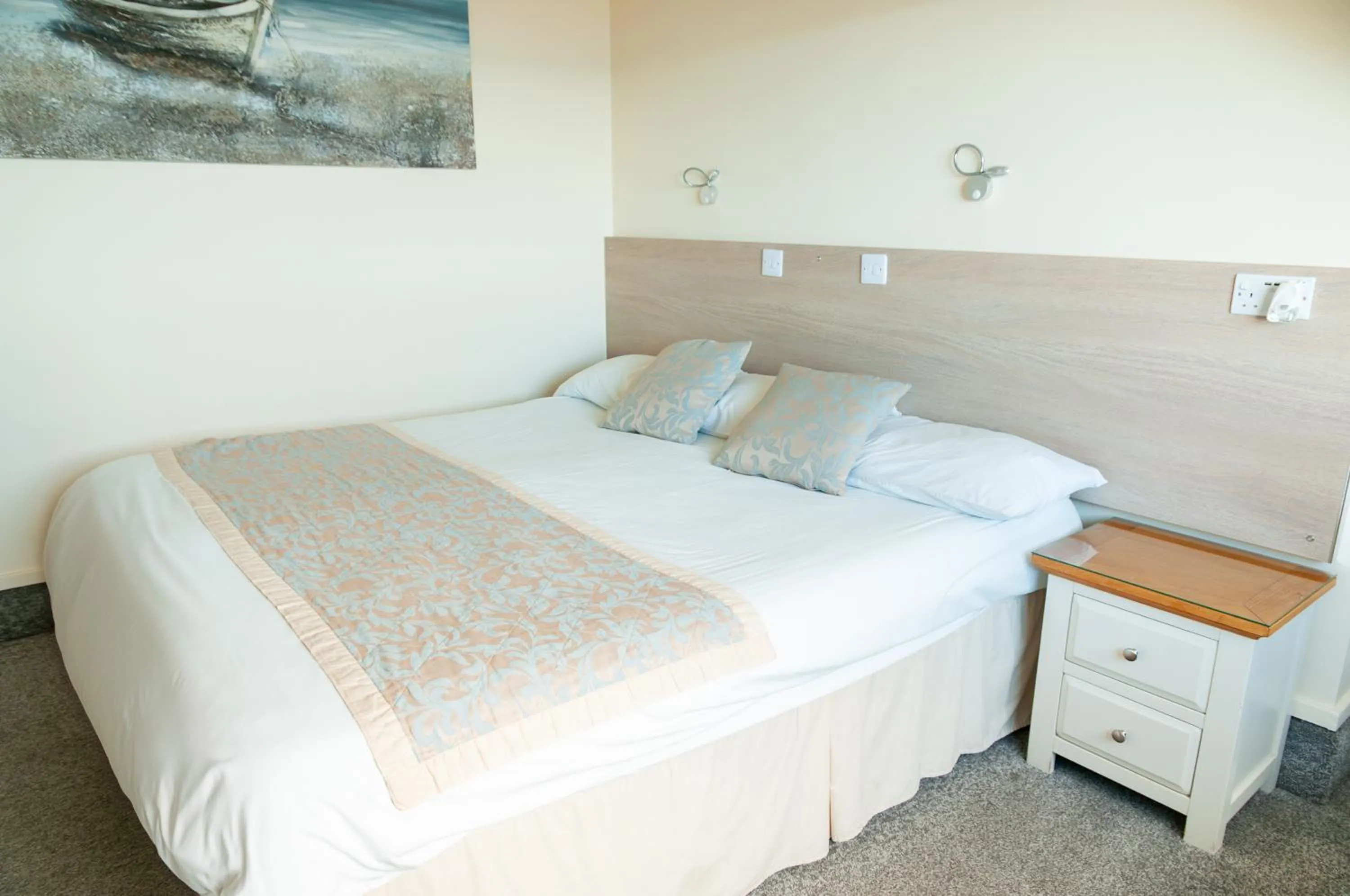 Bed in Claxton Hotel