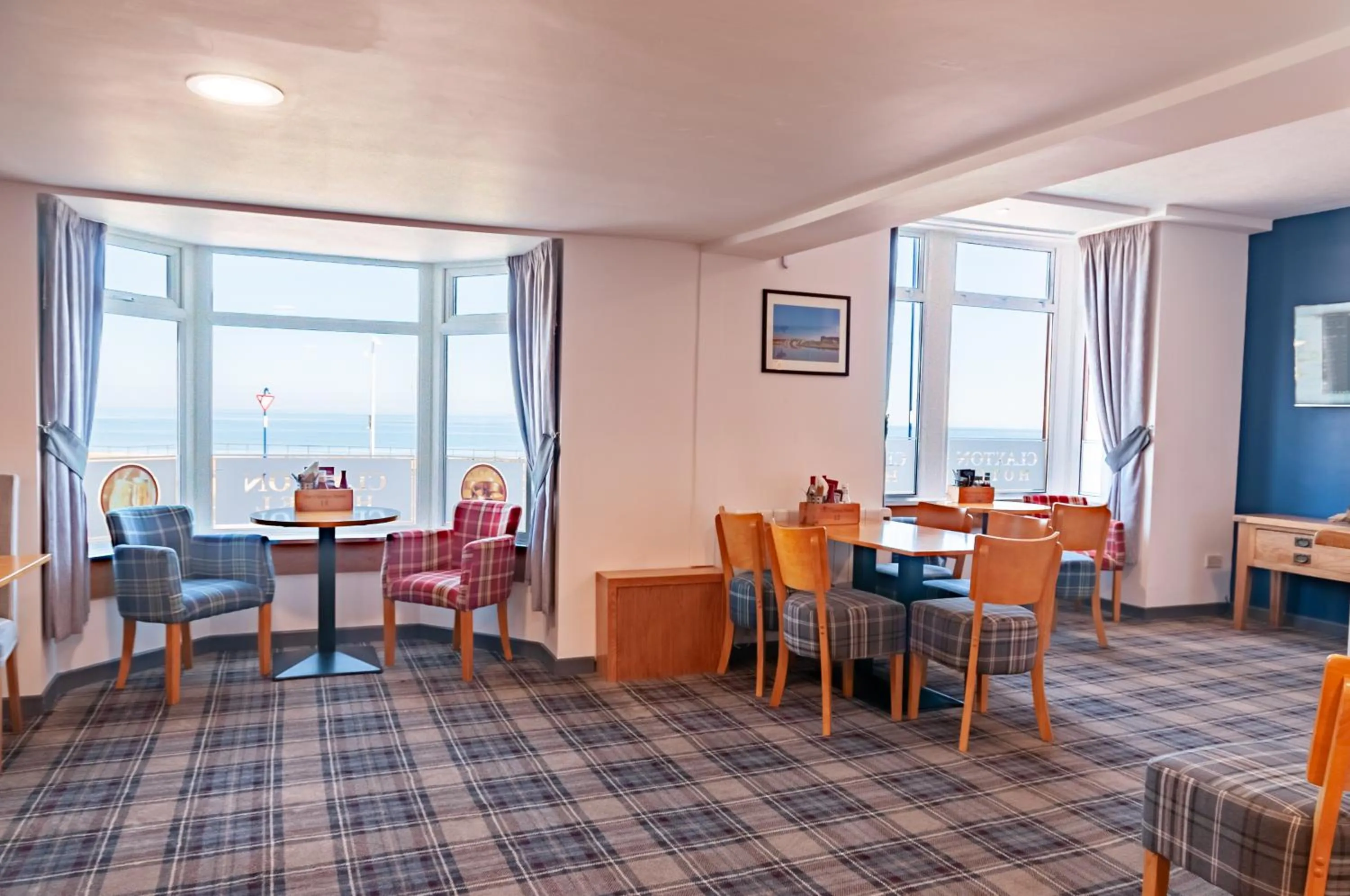 Lounge or bar in Claxton Hotel