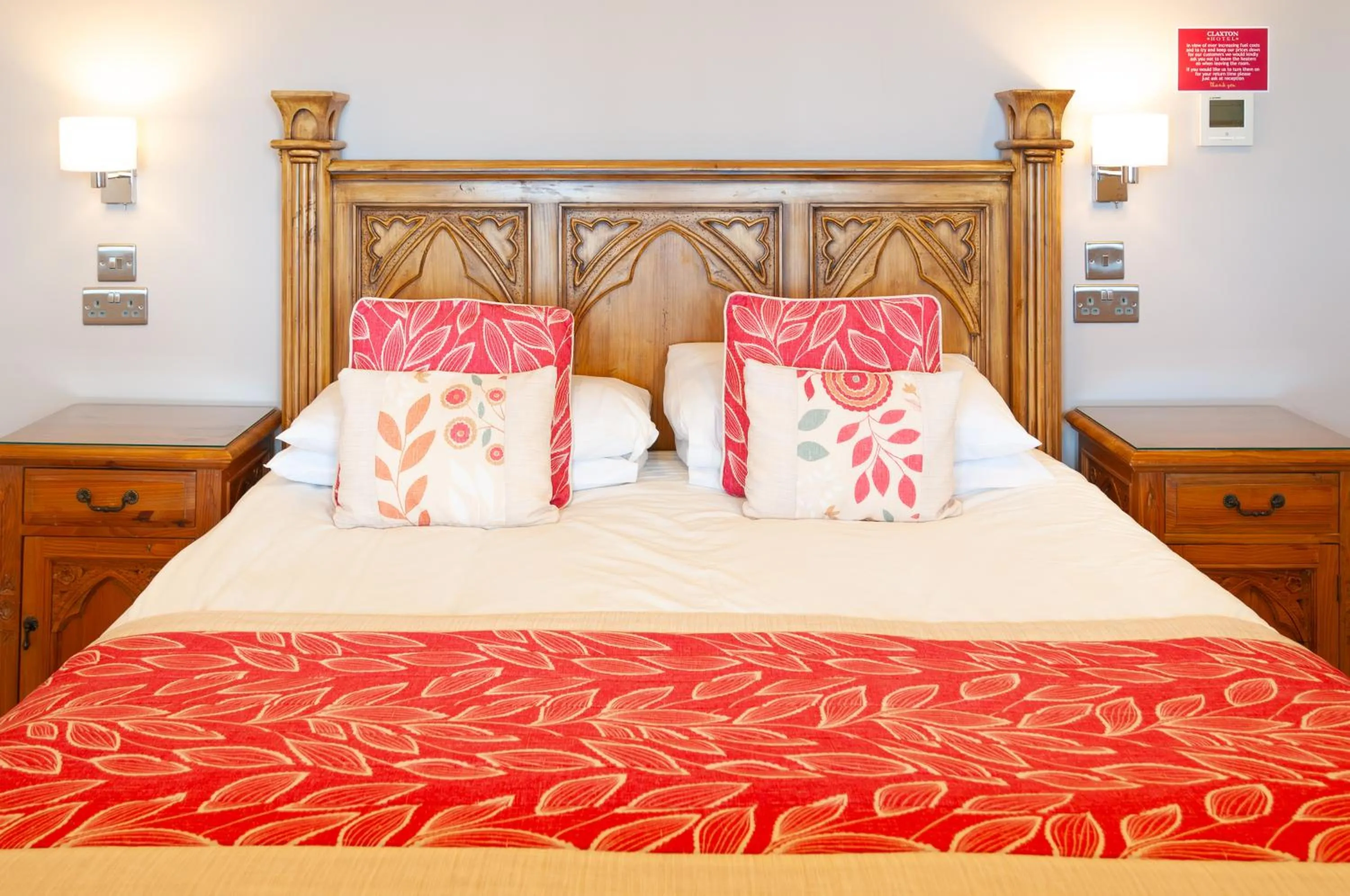 Bed in Claxton Hotel