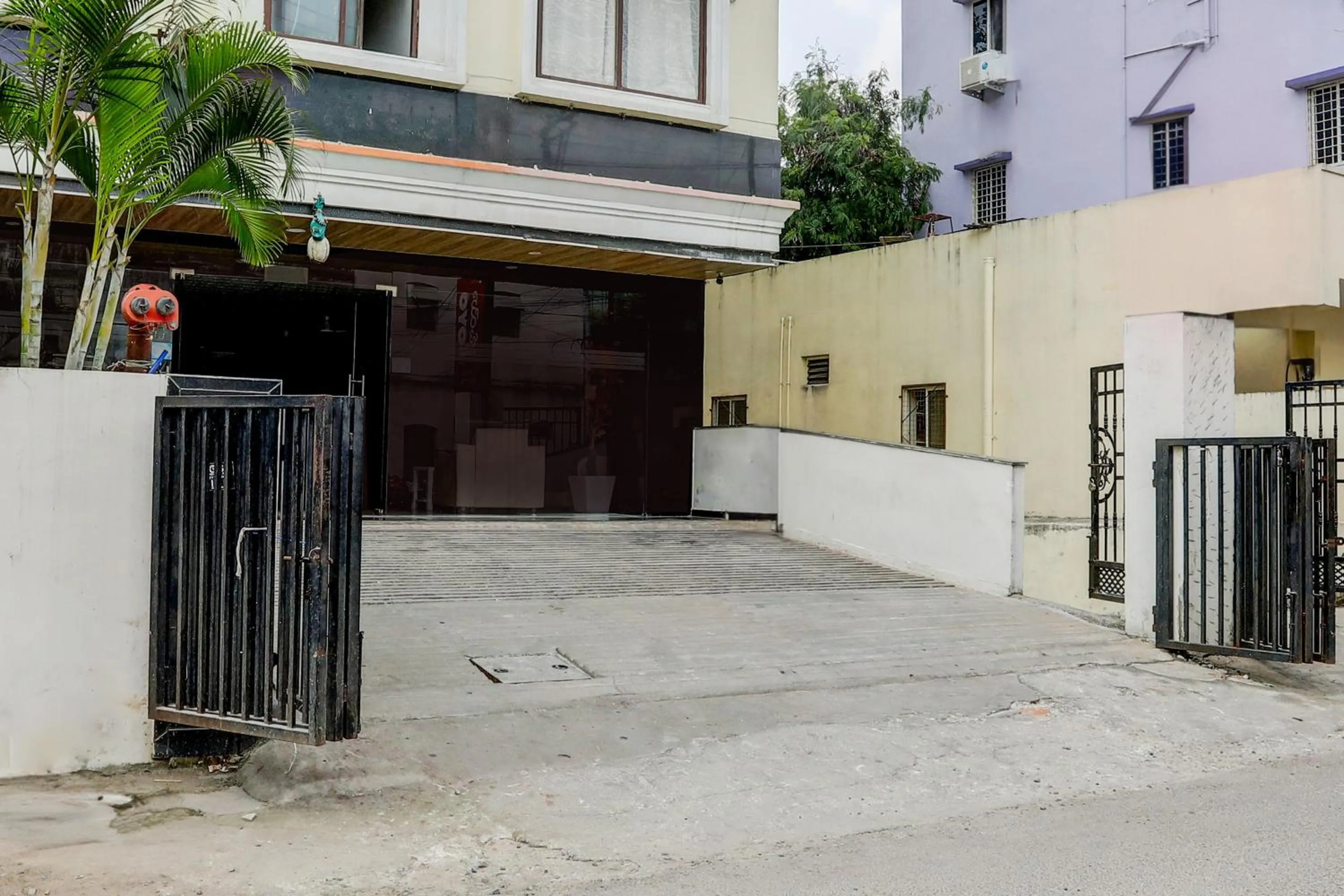 Facade/entrance in Super Capital O Vaishnavi
