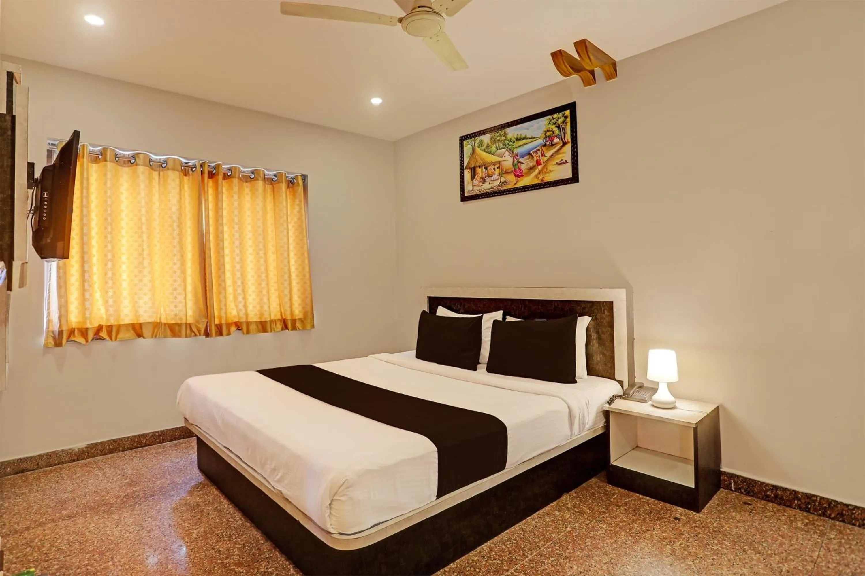 Bedroom, Bed in Super Capital O Vaishnavi