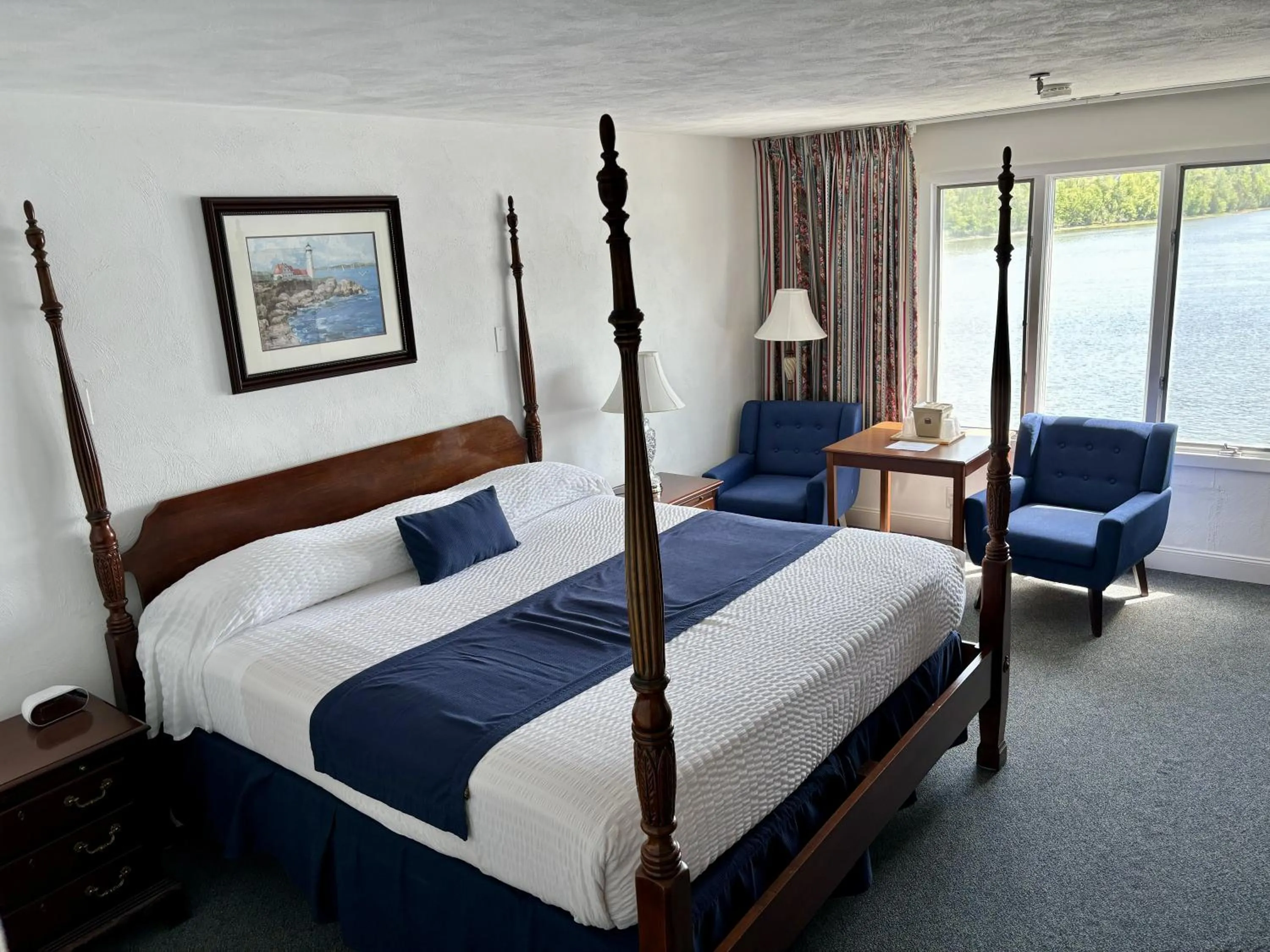 Bed in Fort Knox Inn