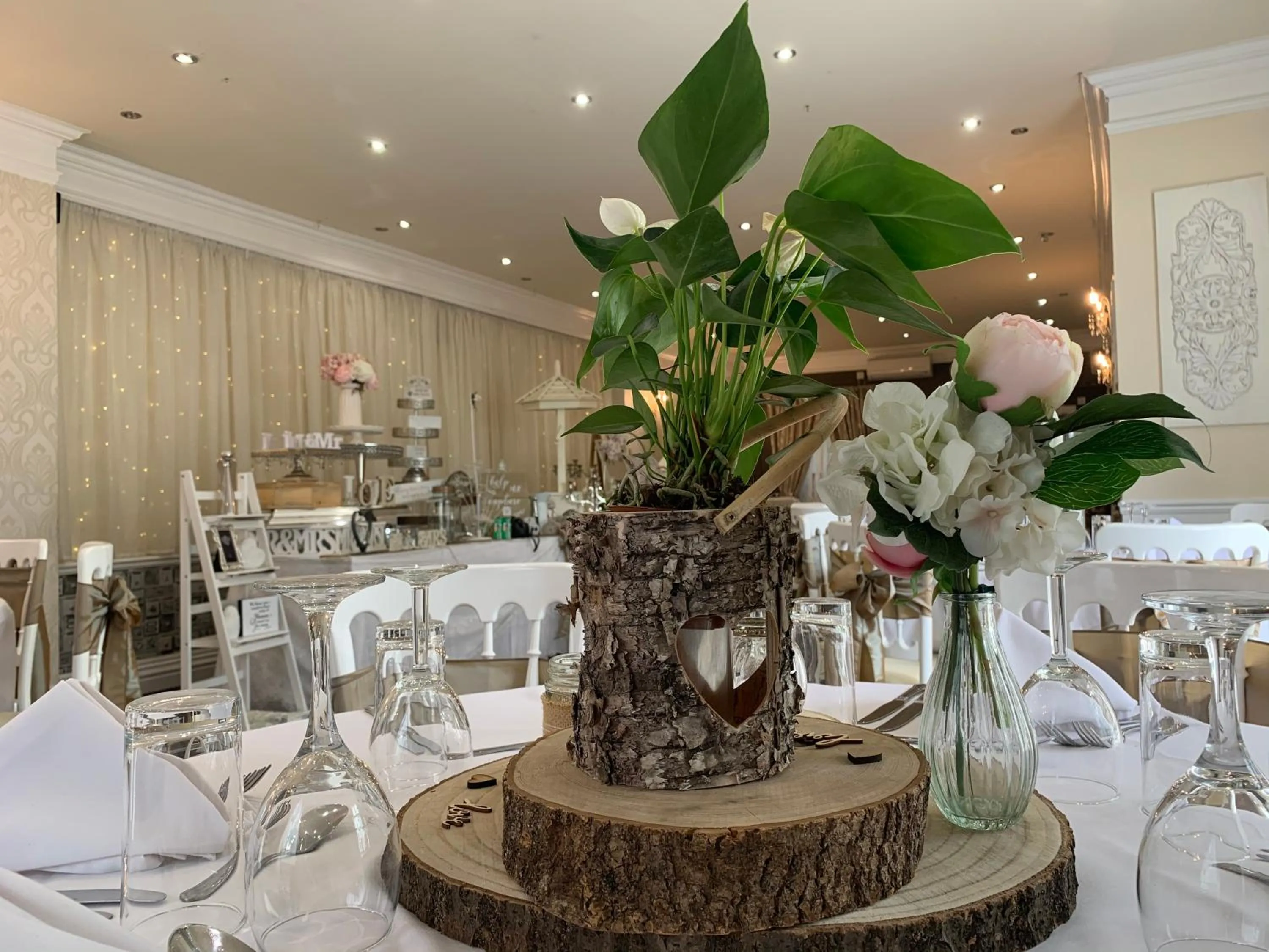 Restaurant/places to eat in Dimple Well Lodge Hotel