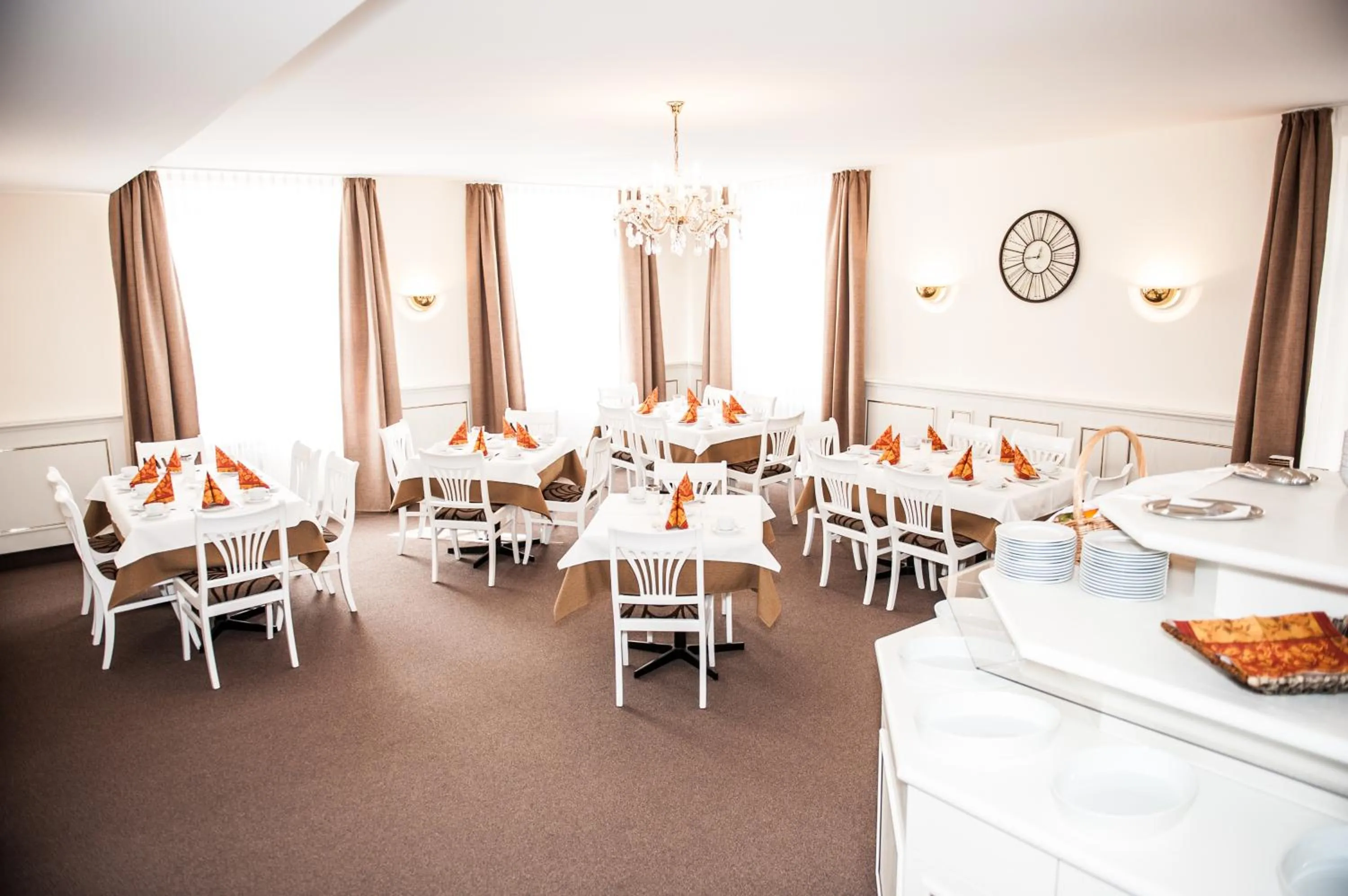 Restaurant/places to eat in Hotel Adler