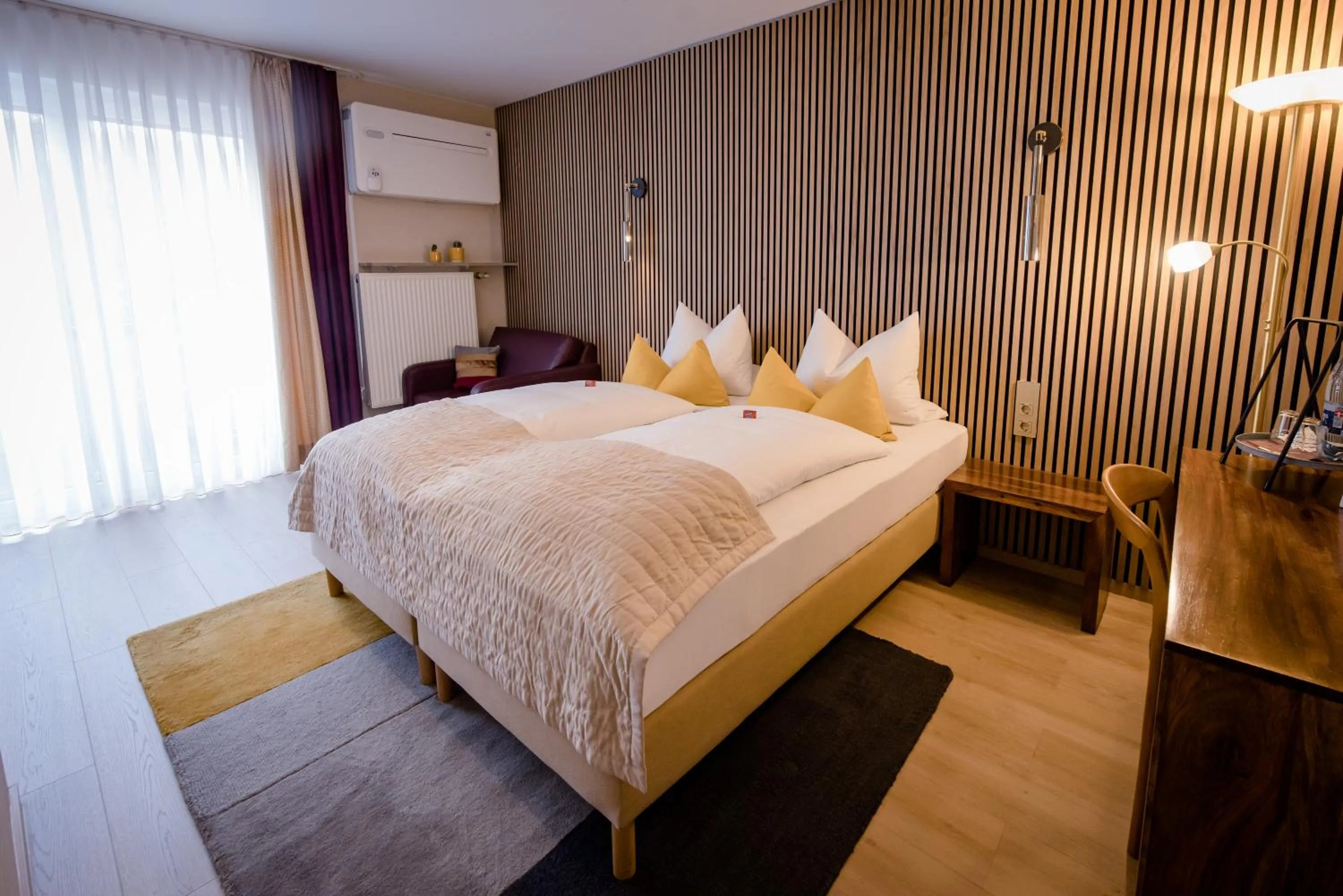 Photo of the whole room, Bed in Franconia City Hotel
