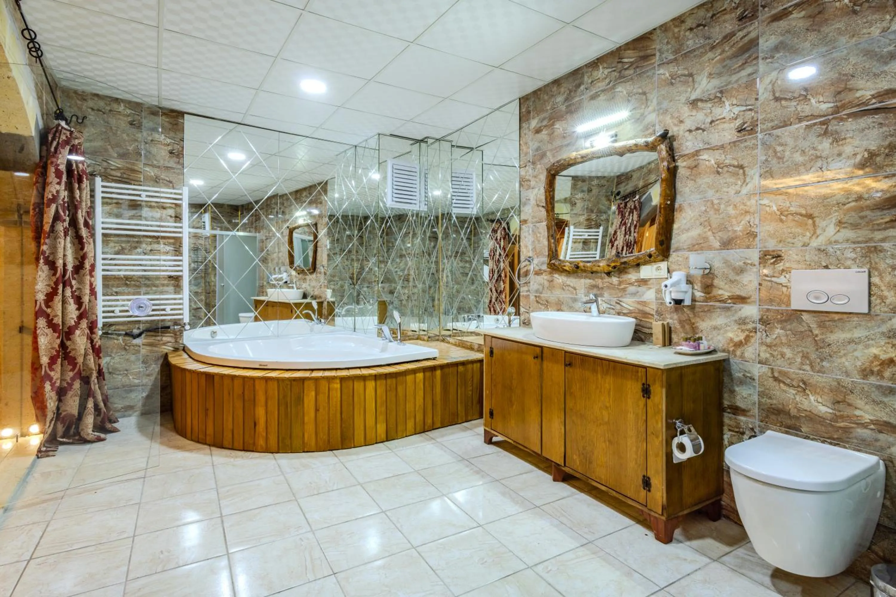 Shower in Çakıltaşı Evi Otel Spa