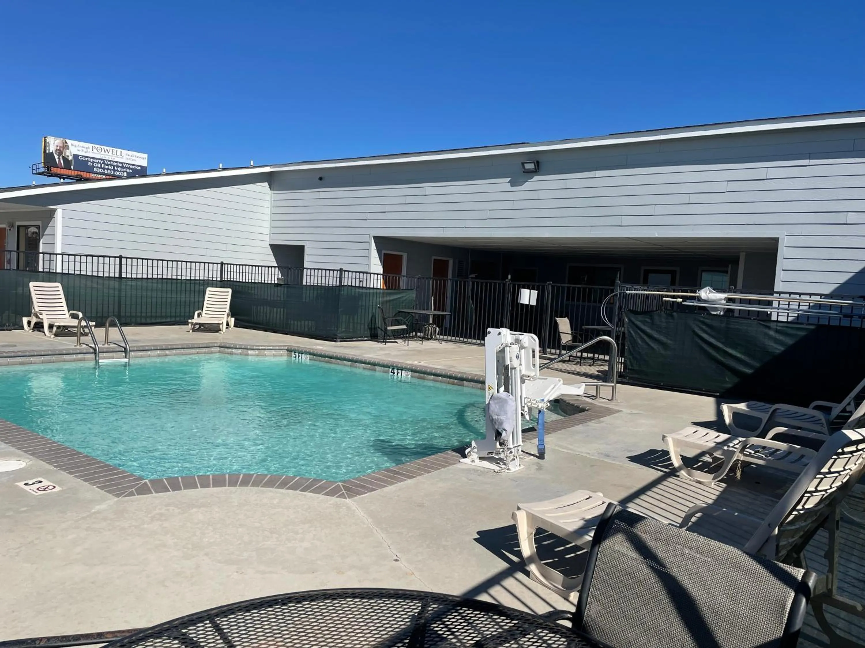 Kenedy Inn and Suites