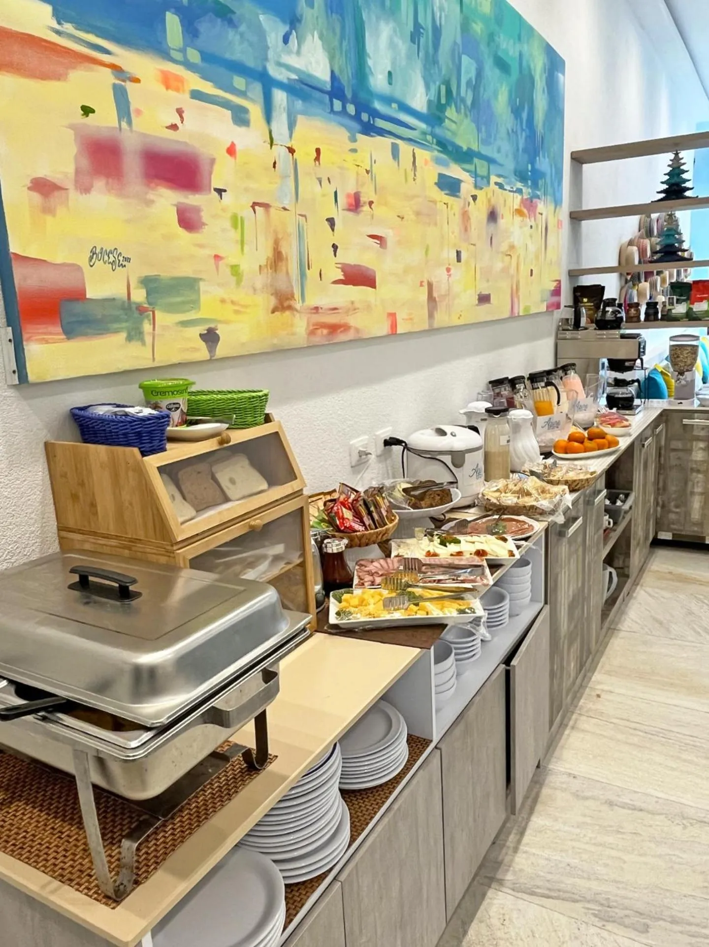 Breakfast in Azure Lofts & Pool