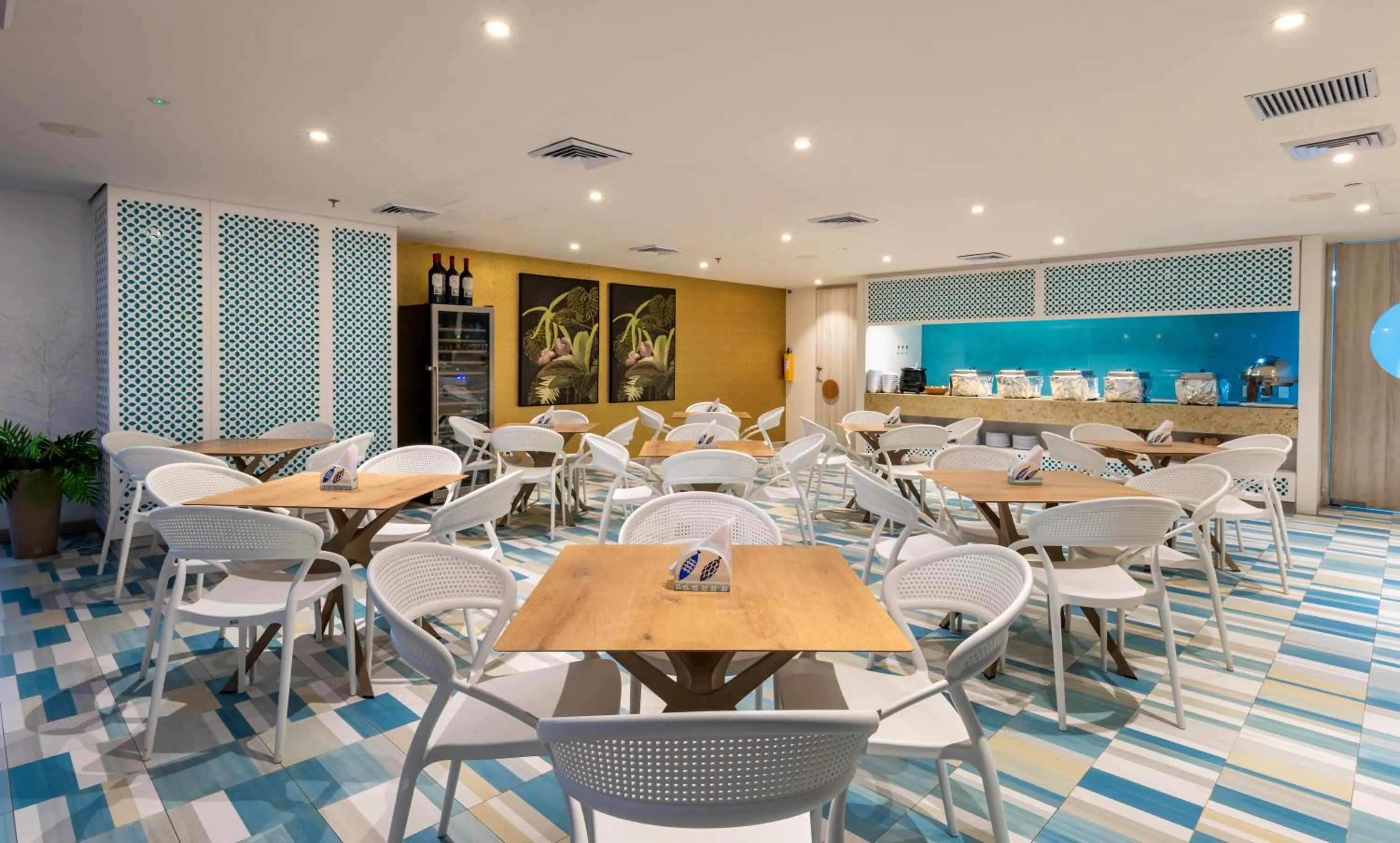 Restaurant/places to eat in Samawi Hotel