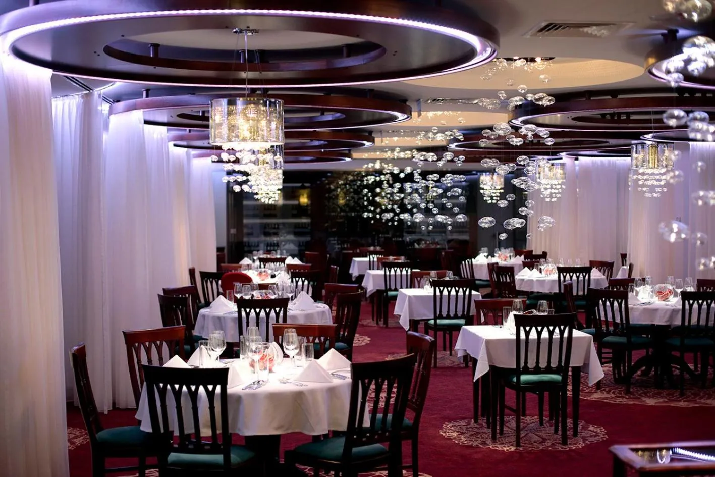 Hotel Cascade Resort & Spa