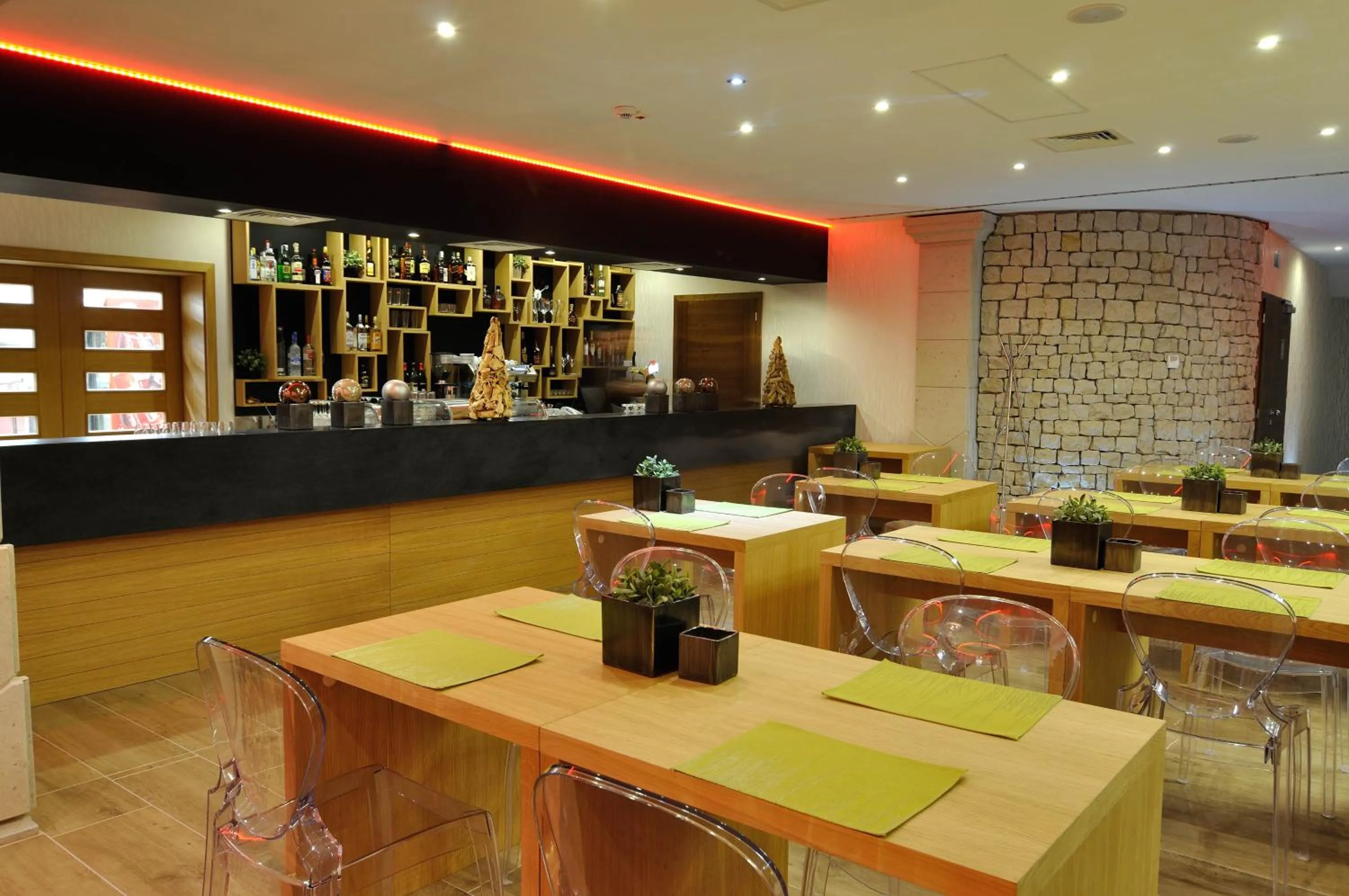 Restaurant/places to eat in Hotel Cascade Resort & Spa