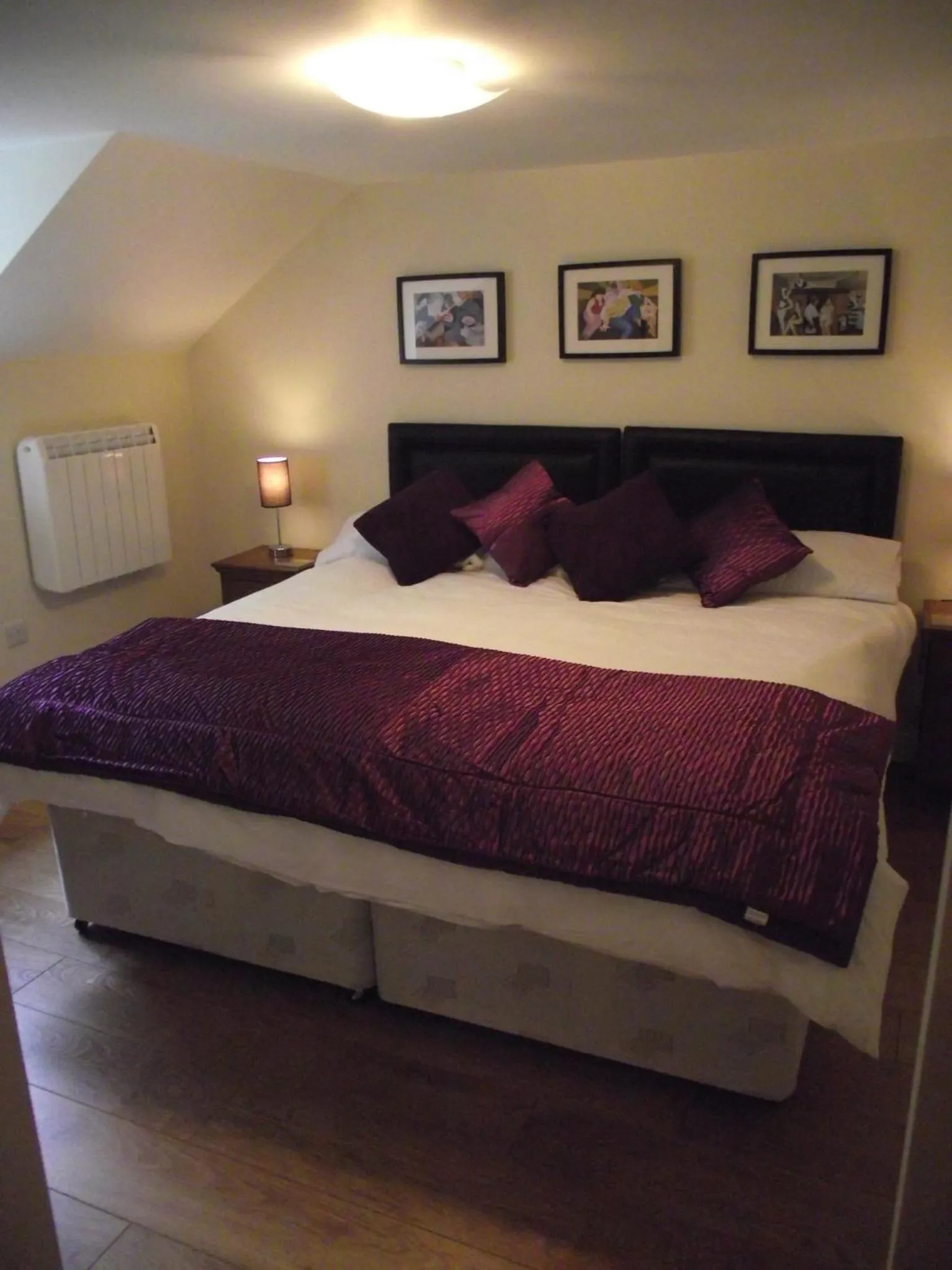 Bed in Carpenters Cottages