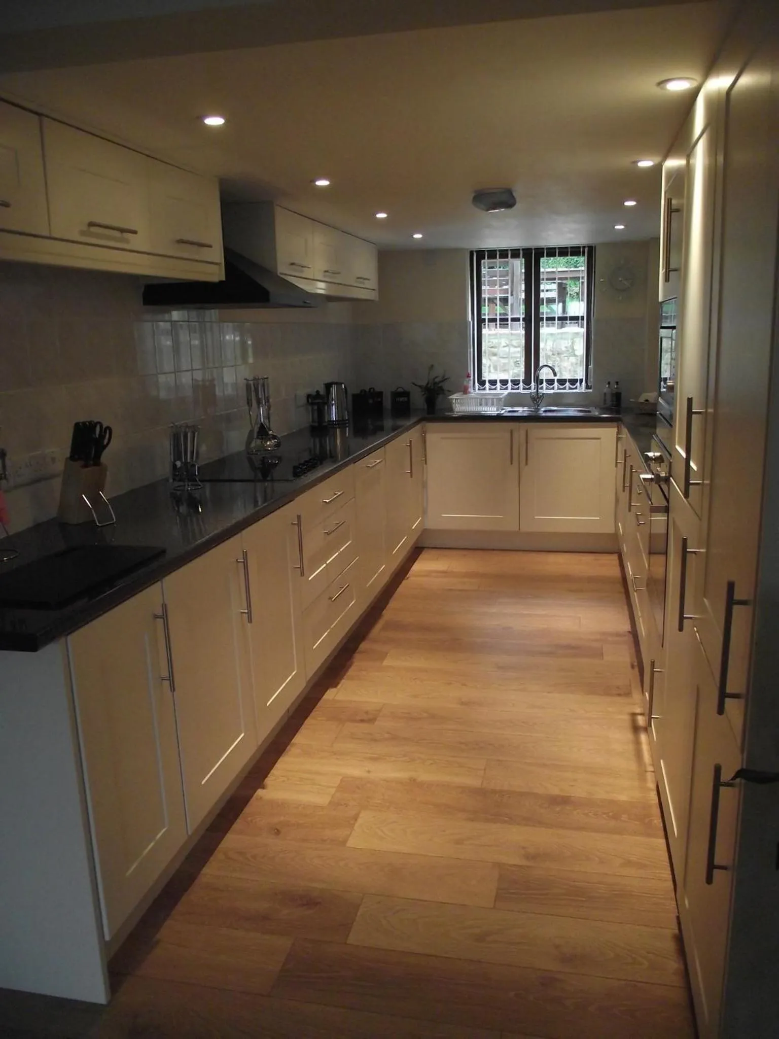 Kitchen or kitchenette in Carpenters Cottages