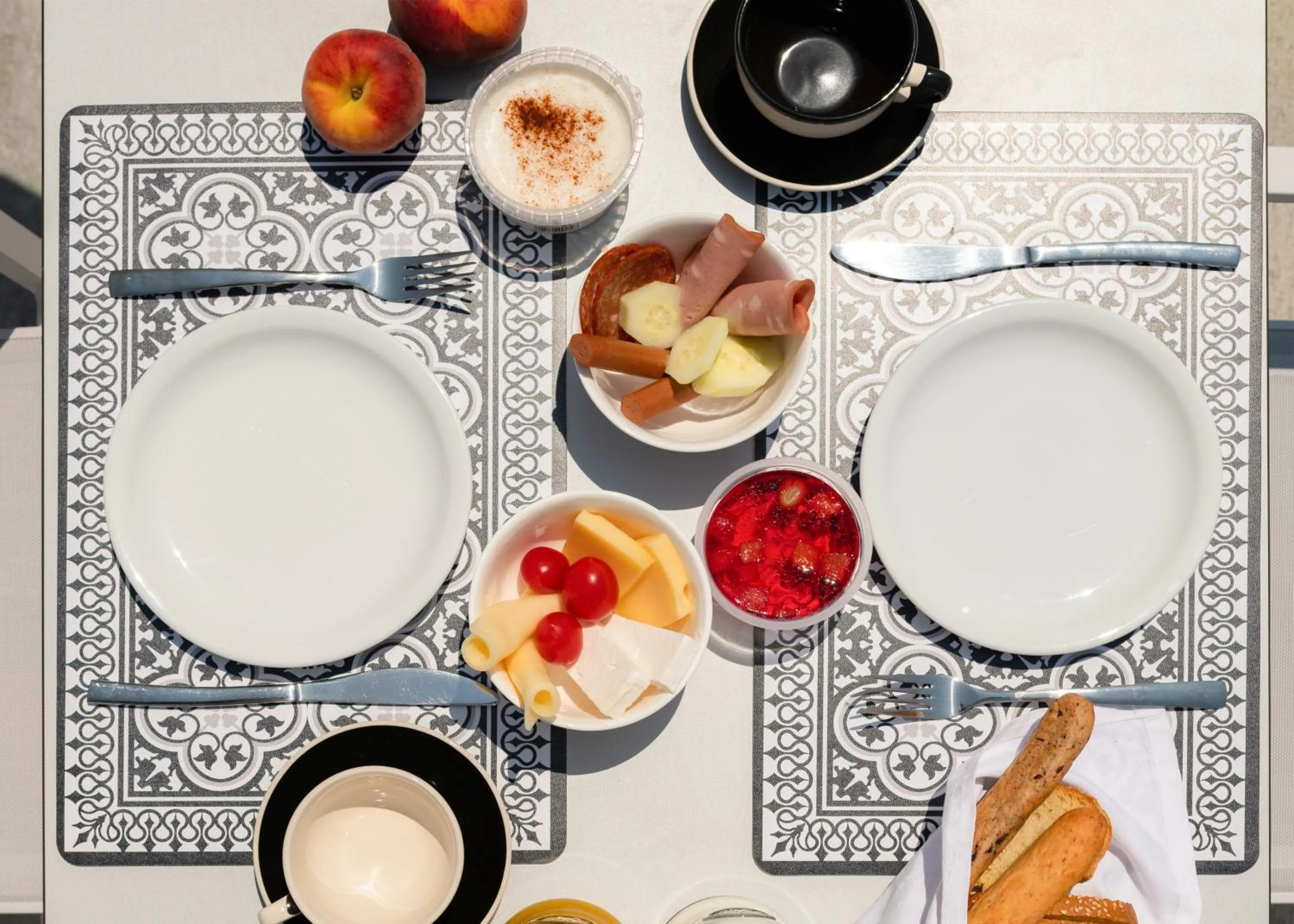 Food and drinks in Nama Retreat