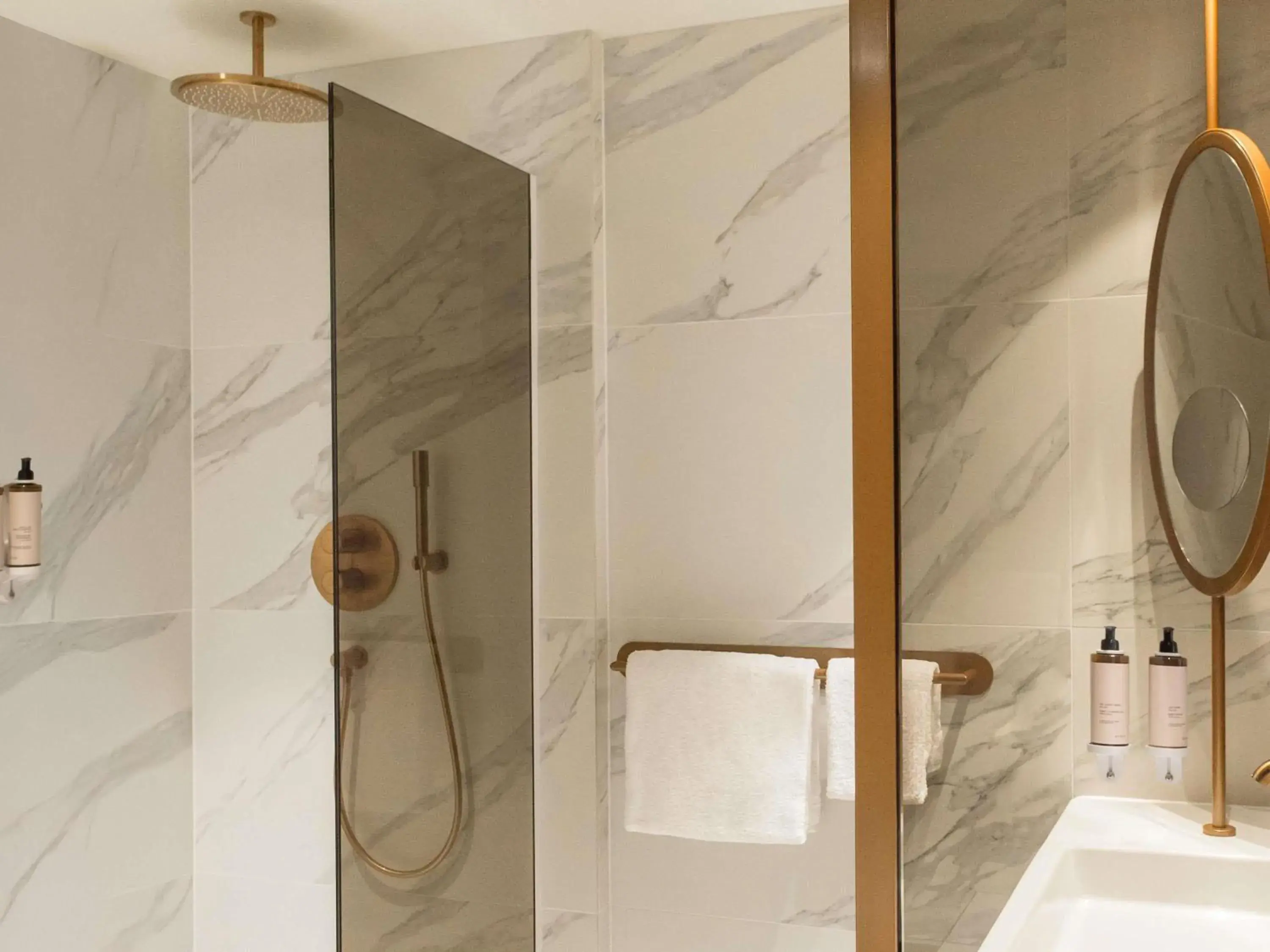 Classic Twin Room in Mercure Luxembourg Off Kirchberg Classic Twin Room in Mercure Luxembourg Off Kirchberg