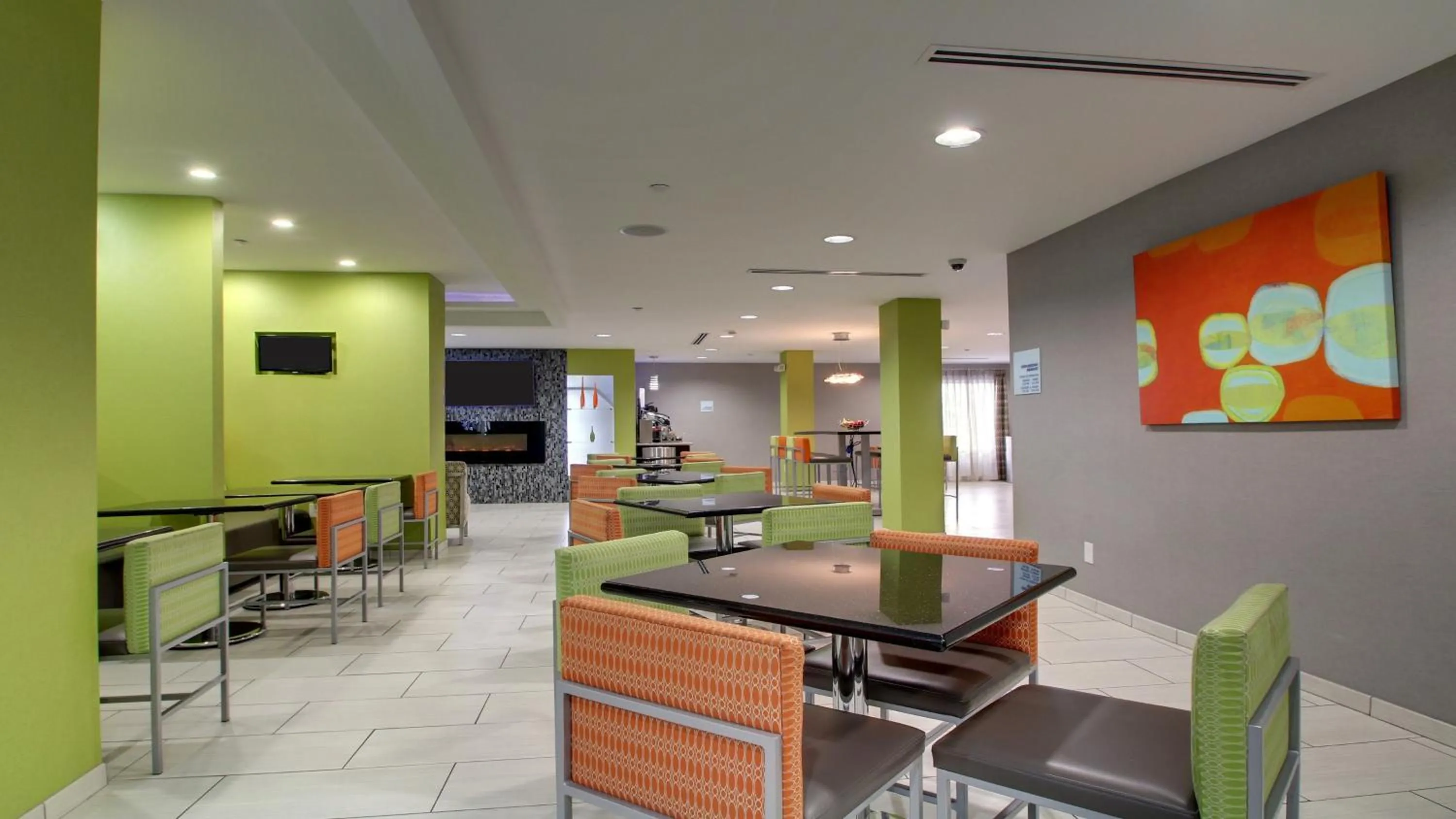 Breakfast in Holiday Inn Express & Suites Jackson Downtown - Coliseum by IHG