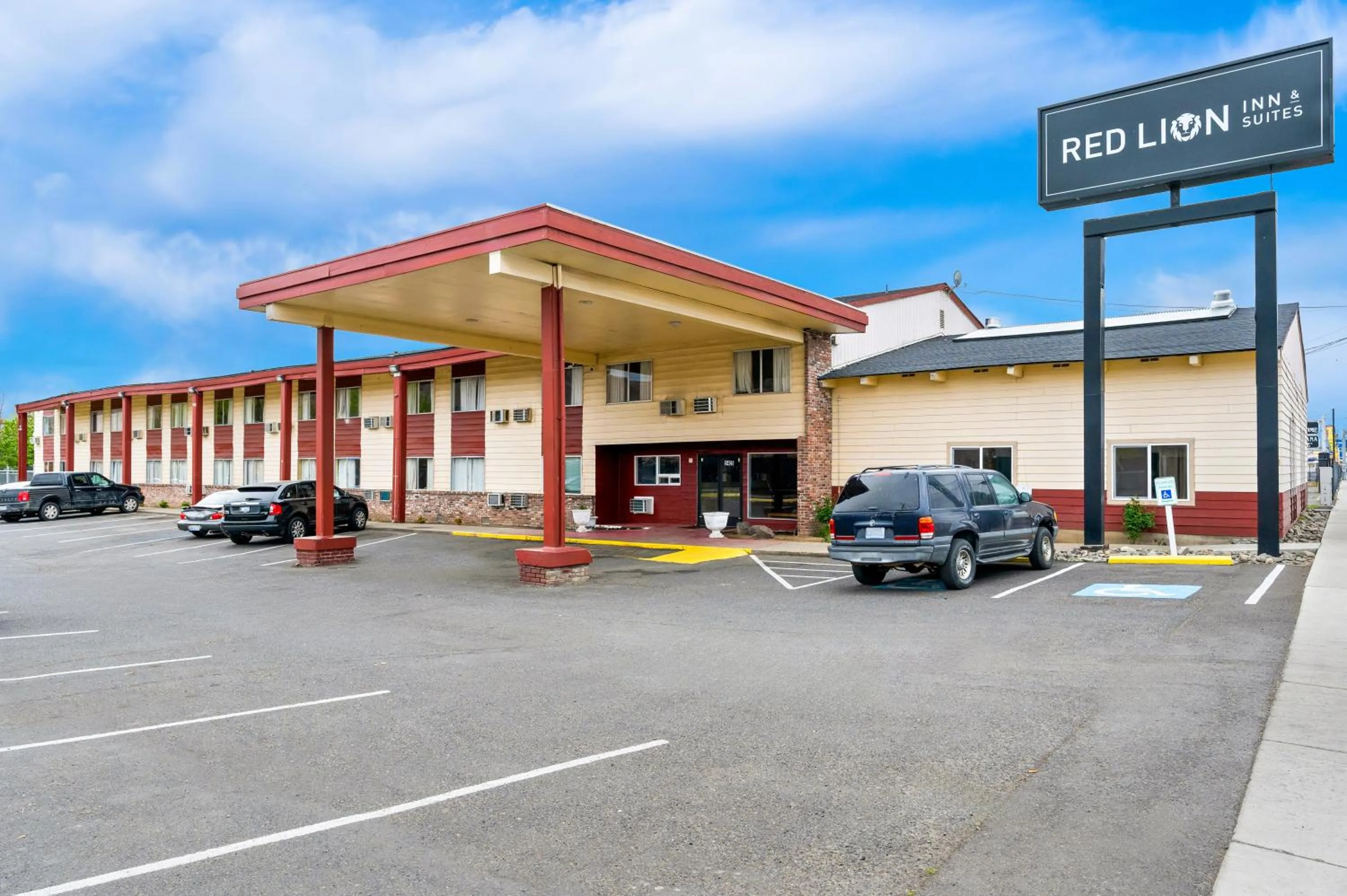 Property building in Red Lion Inn & Suites Yakima