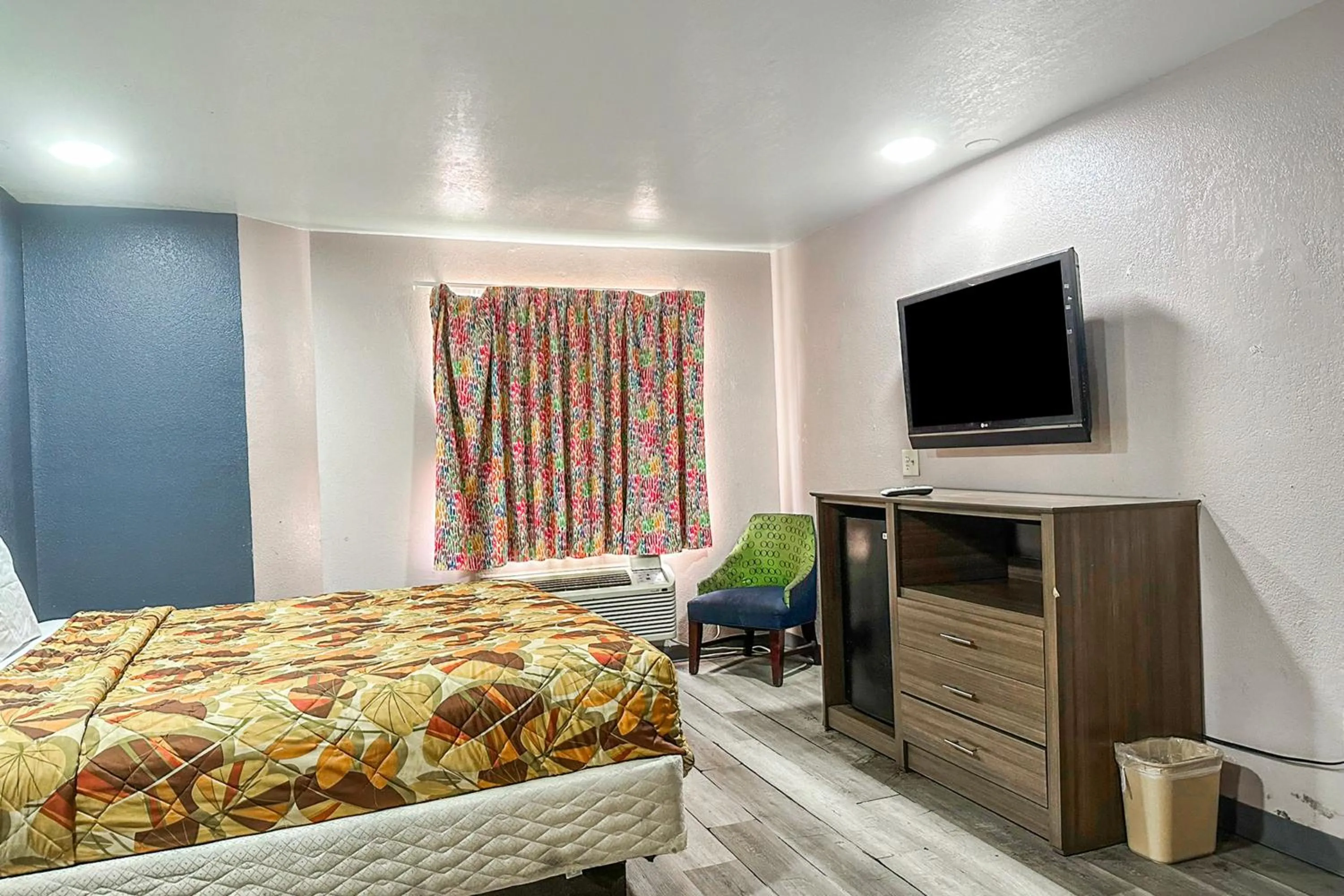 Bedroom, Bed in Relax Inn By Oyo Jackson MS Hwy 80 I-20