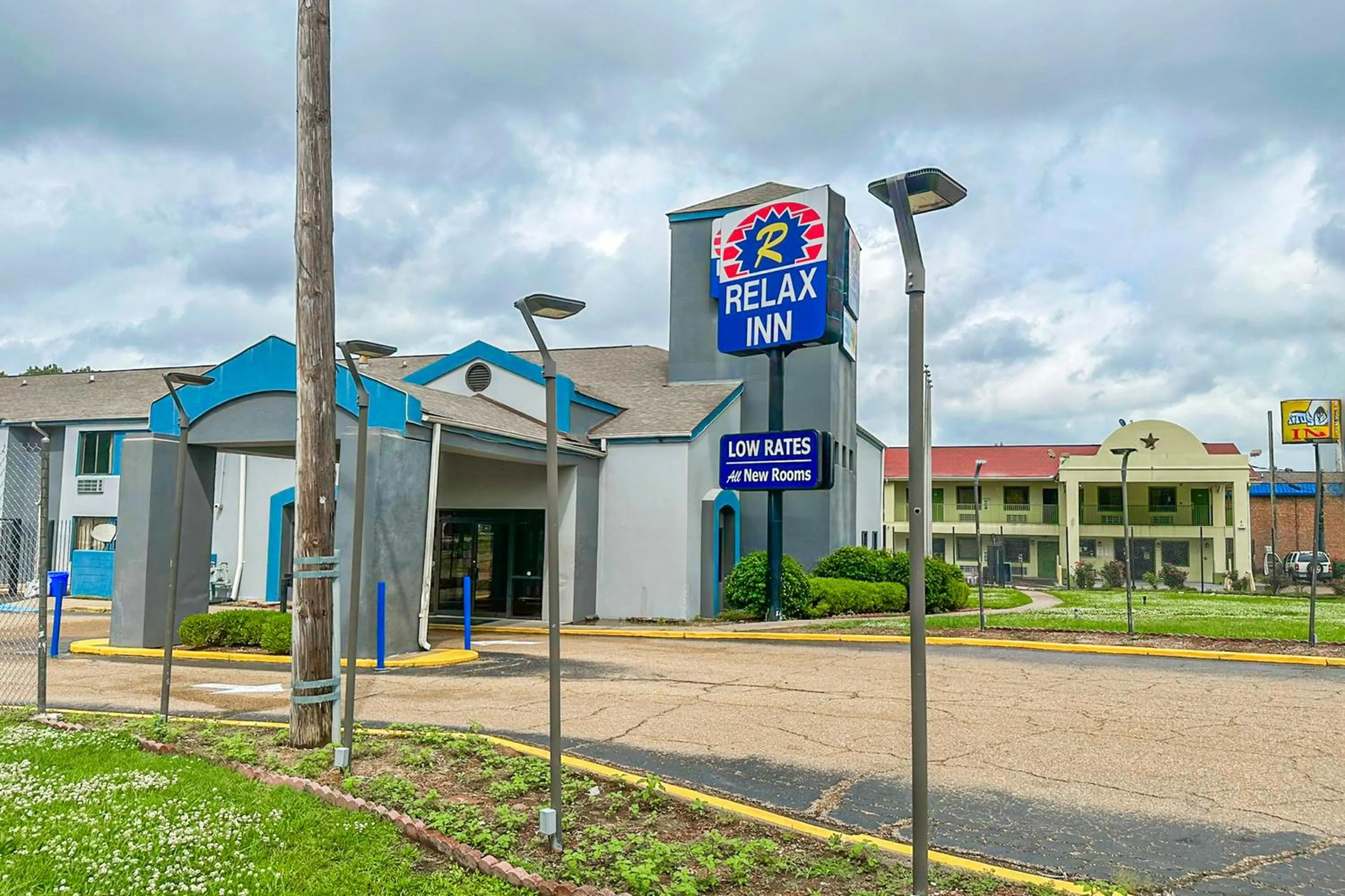 Property building in Relax Inn By Oyo Jackson MS Hwy 80 I-20