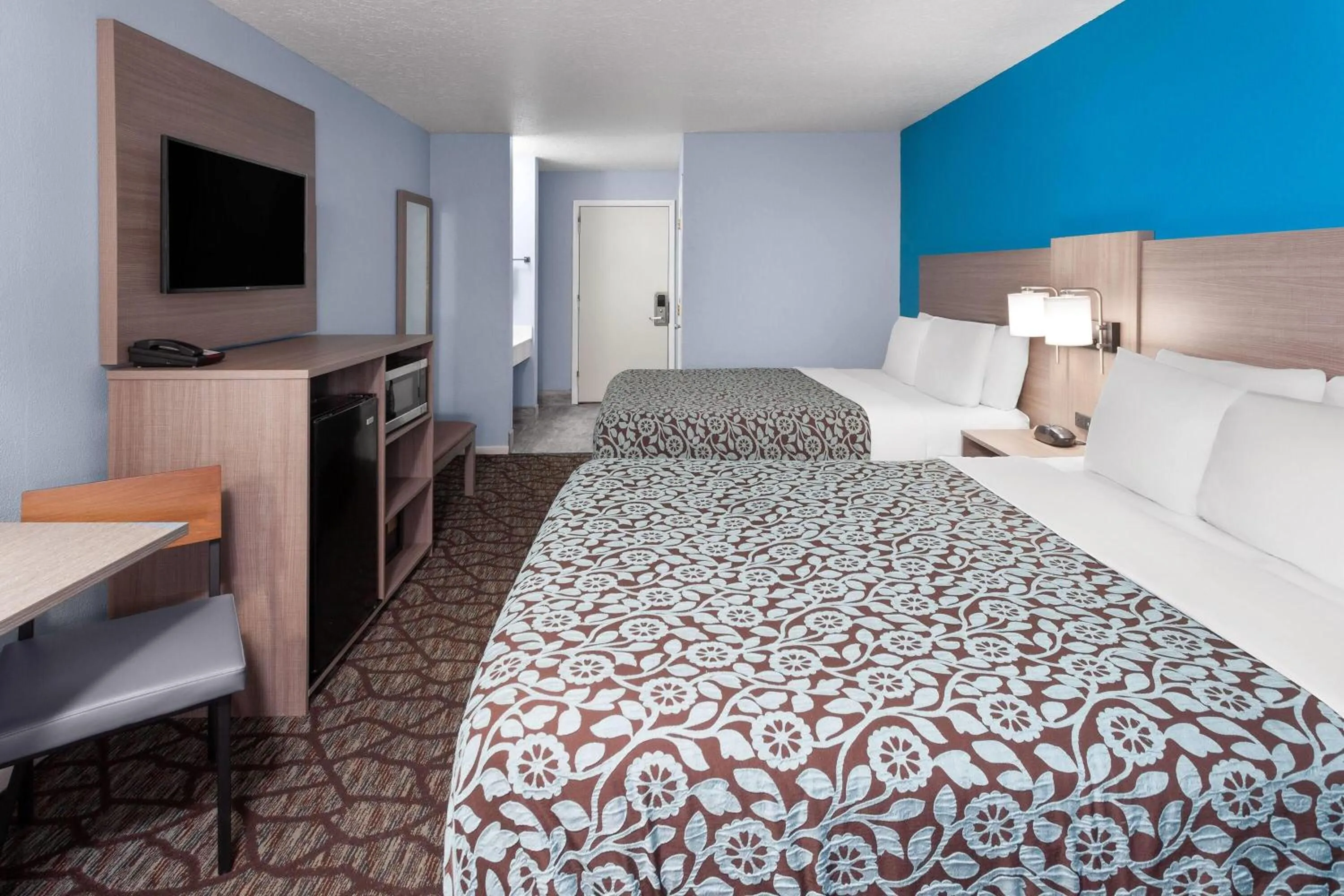 Photo of the whole room, Bed in Baymont by Wyndham Manistee