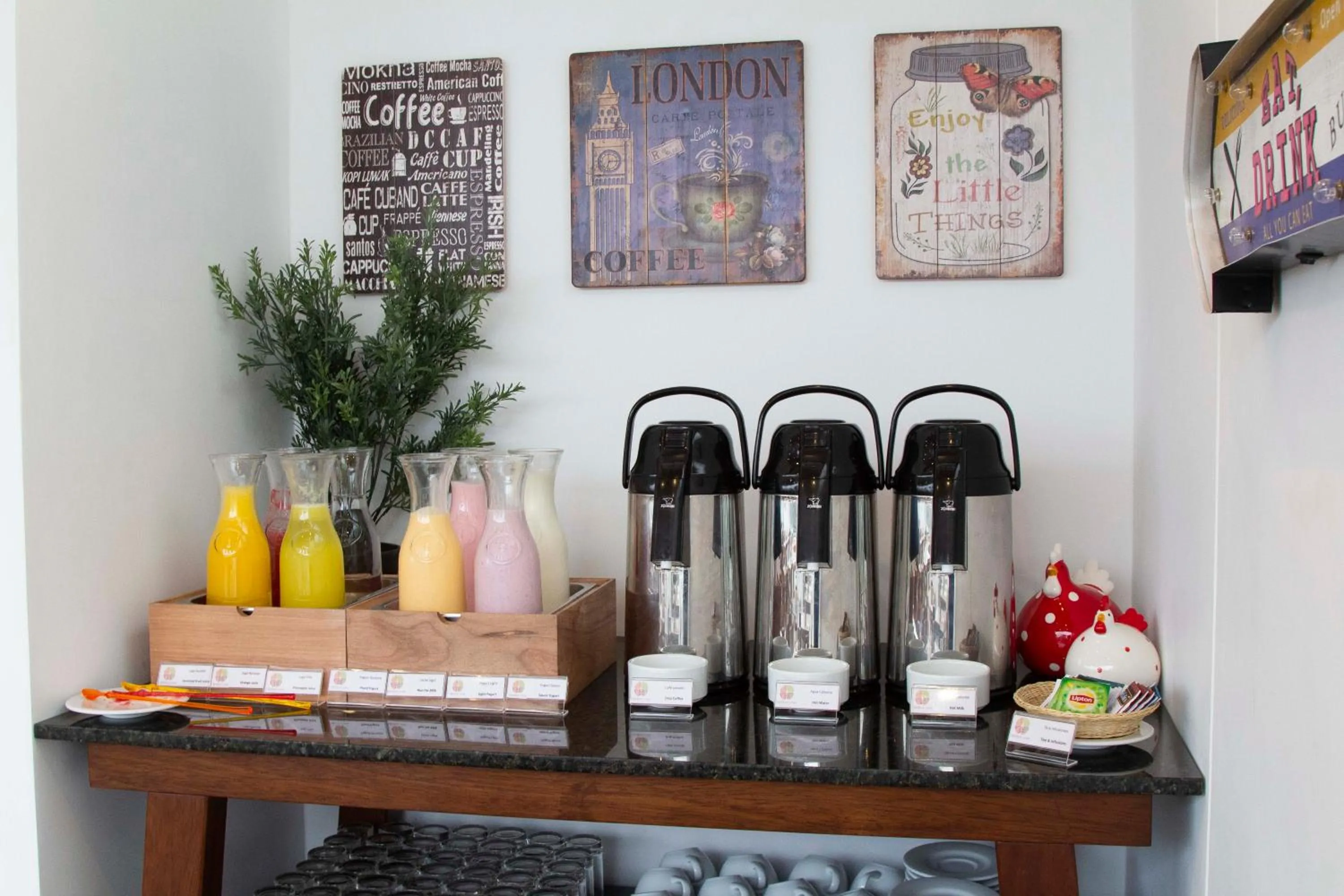 Buffet breakfast in Tierra Viva Miraflores Centro