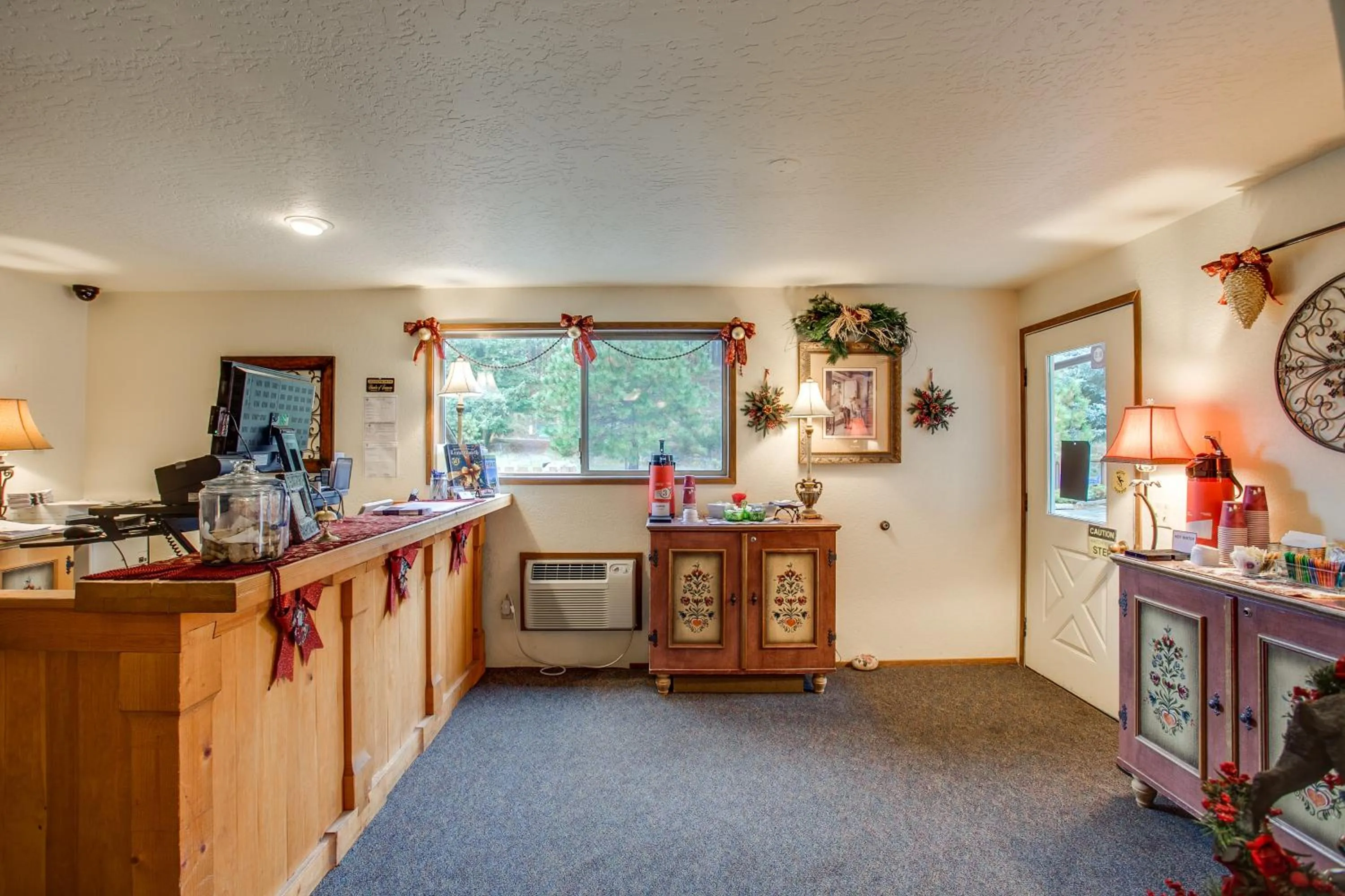 Kitchen or kitchenette in Alpine Rivers Inn