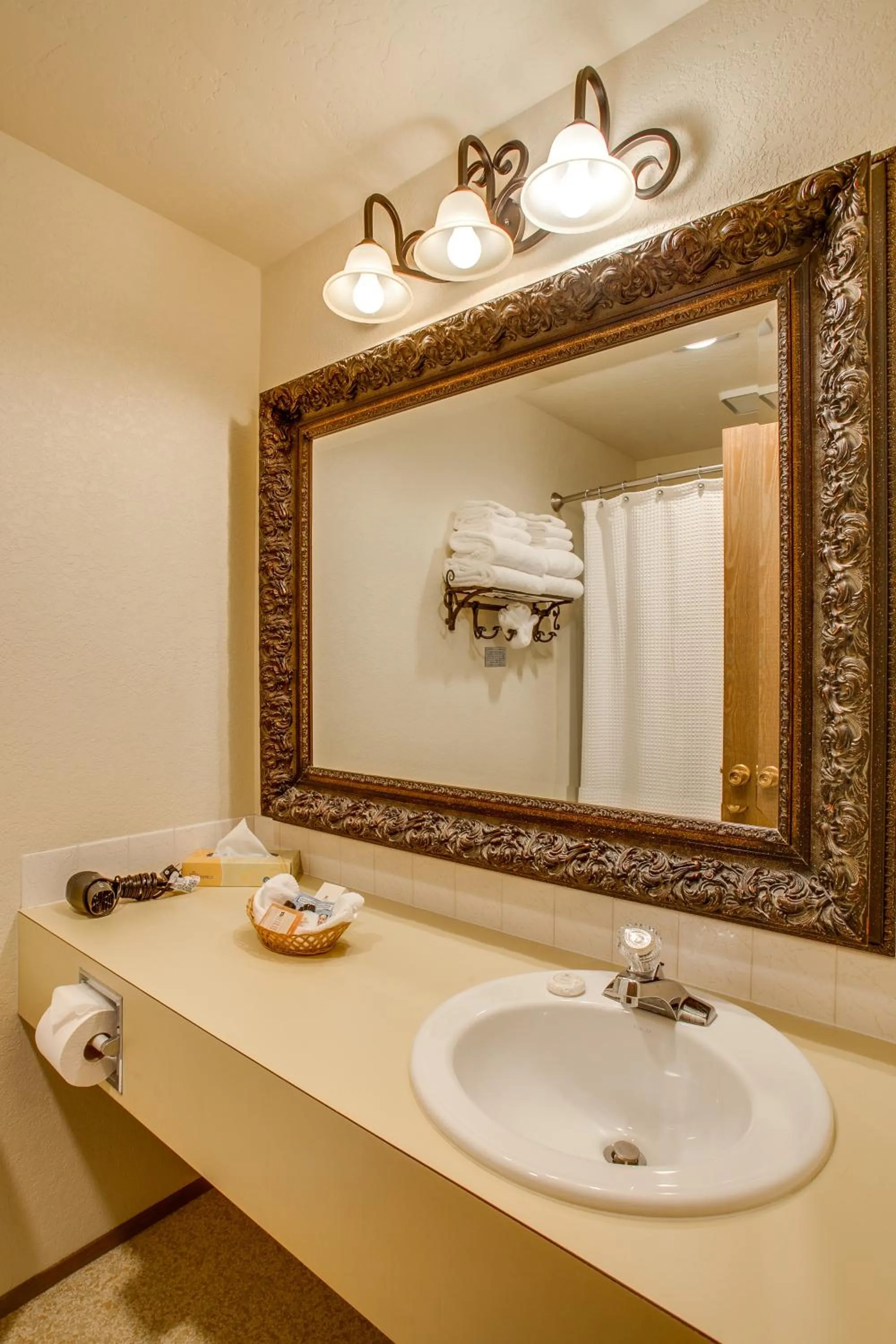 Bathroom in Alpine Rivers Inn