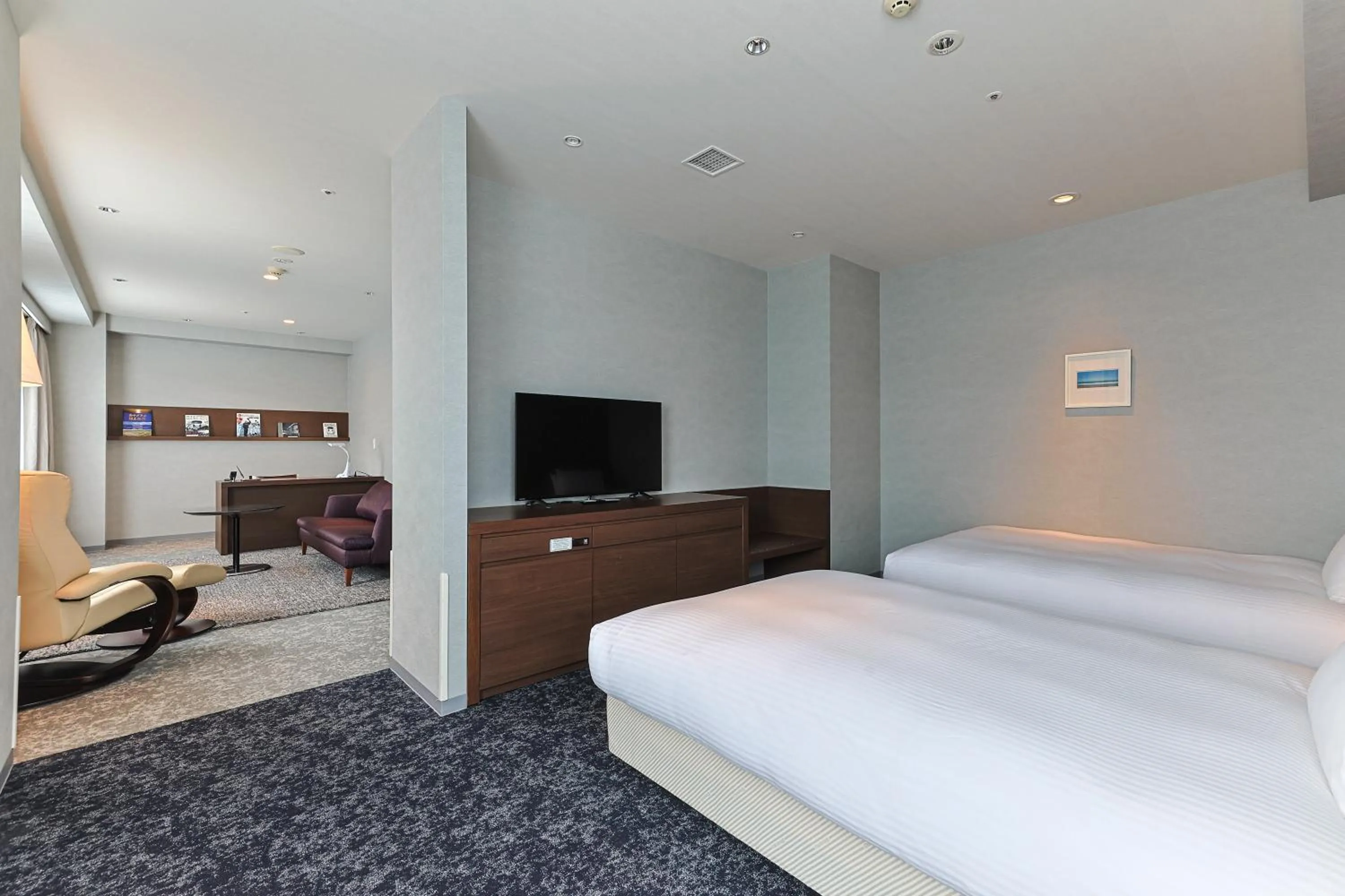 Photo of the whole room, Bed in JR Kyushu Hotel Miyazaki