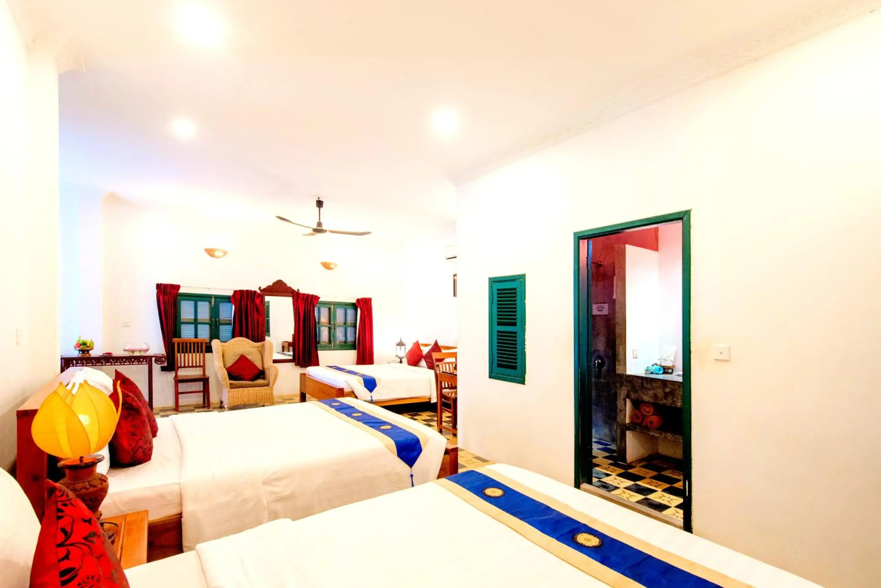 Deluxe Triple Room in Residence Wat Damnak Deluxe Triple Room in Residence Wat Damnak