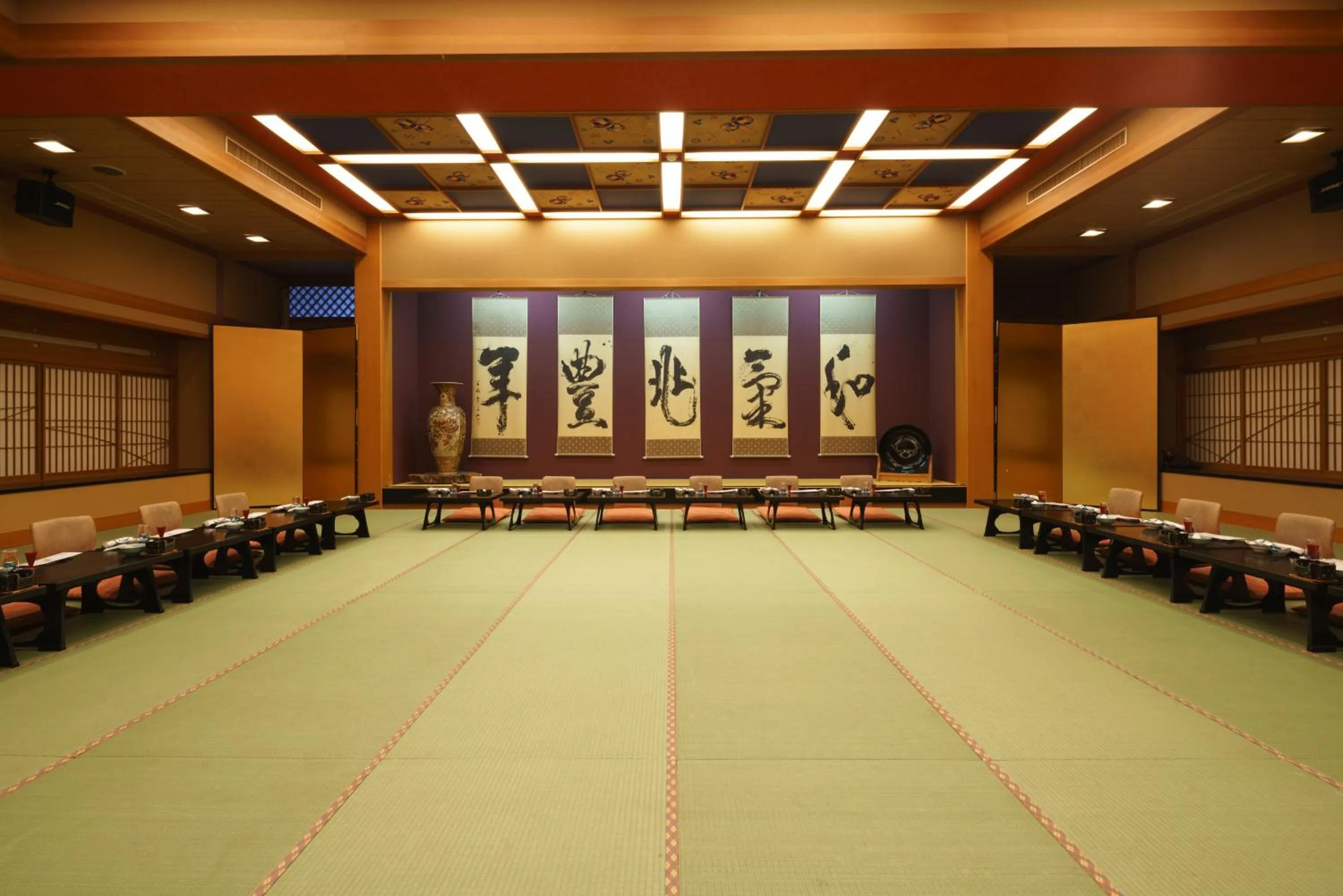 Restaurant/places to eat in Hotel Hoho "A hotel overlooking the Echigo Plain and the Yahiko mountain range" formerly Hotel Oohashi Yakata-no-Yu